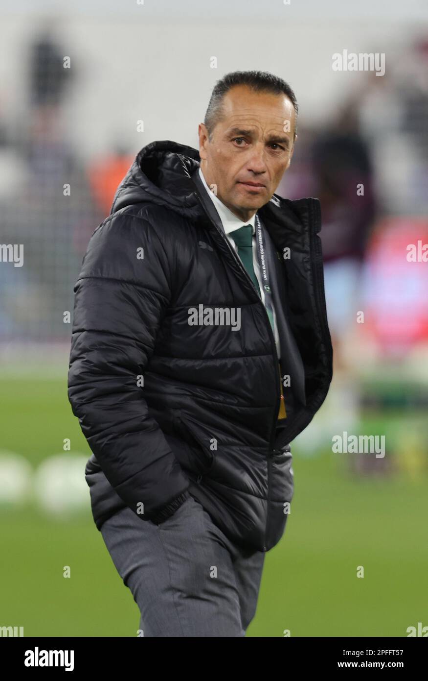 Aek jacket store