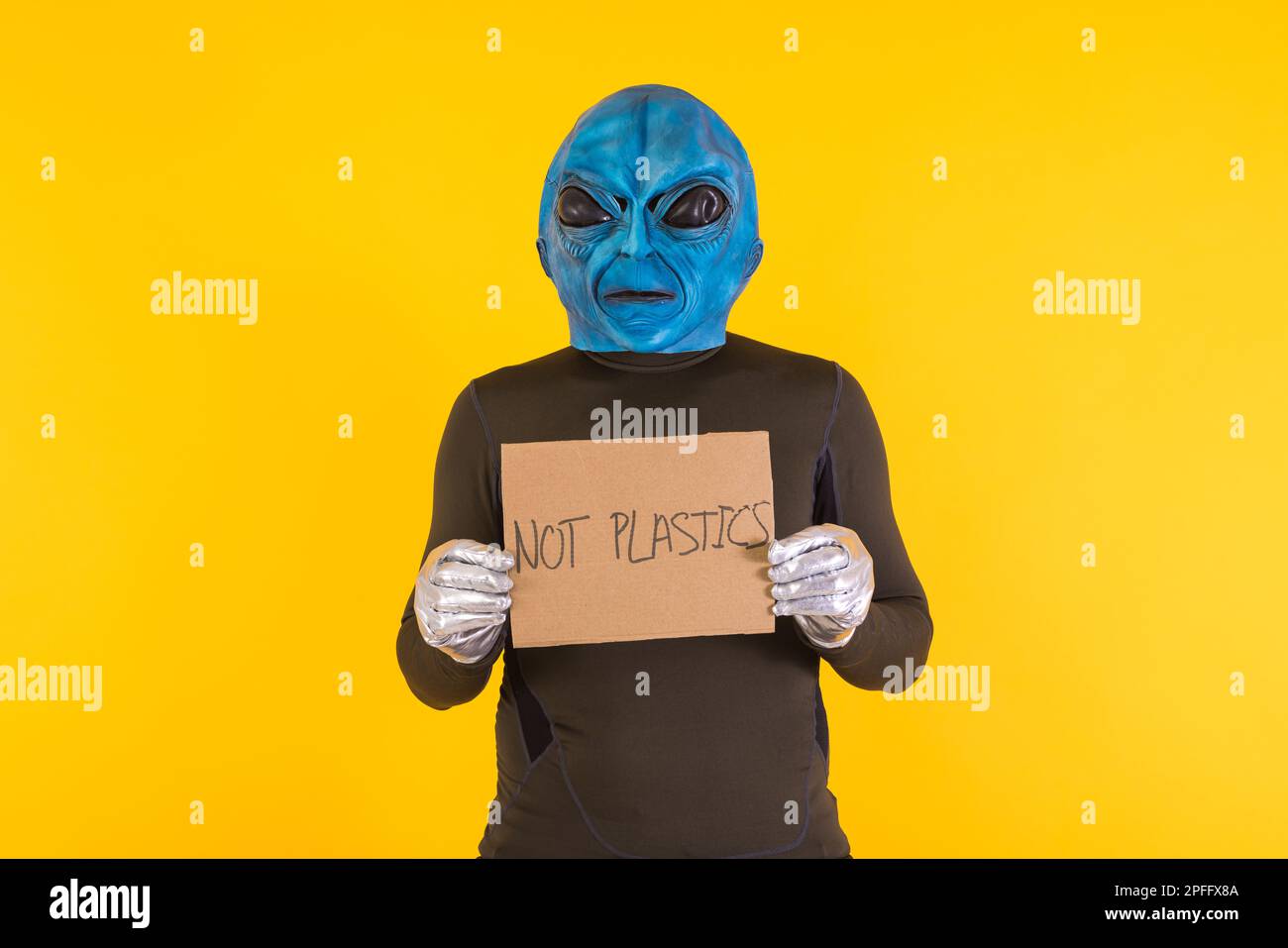 Alien mask hi-res stock photography and images - Alamy