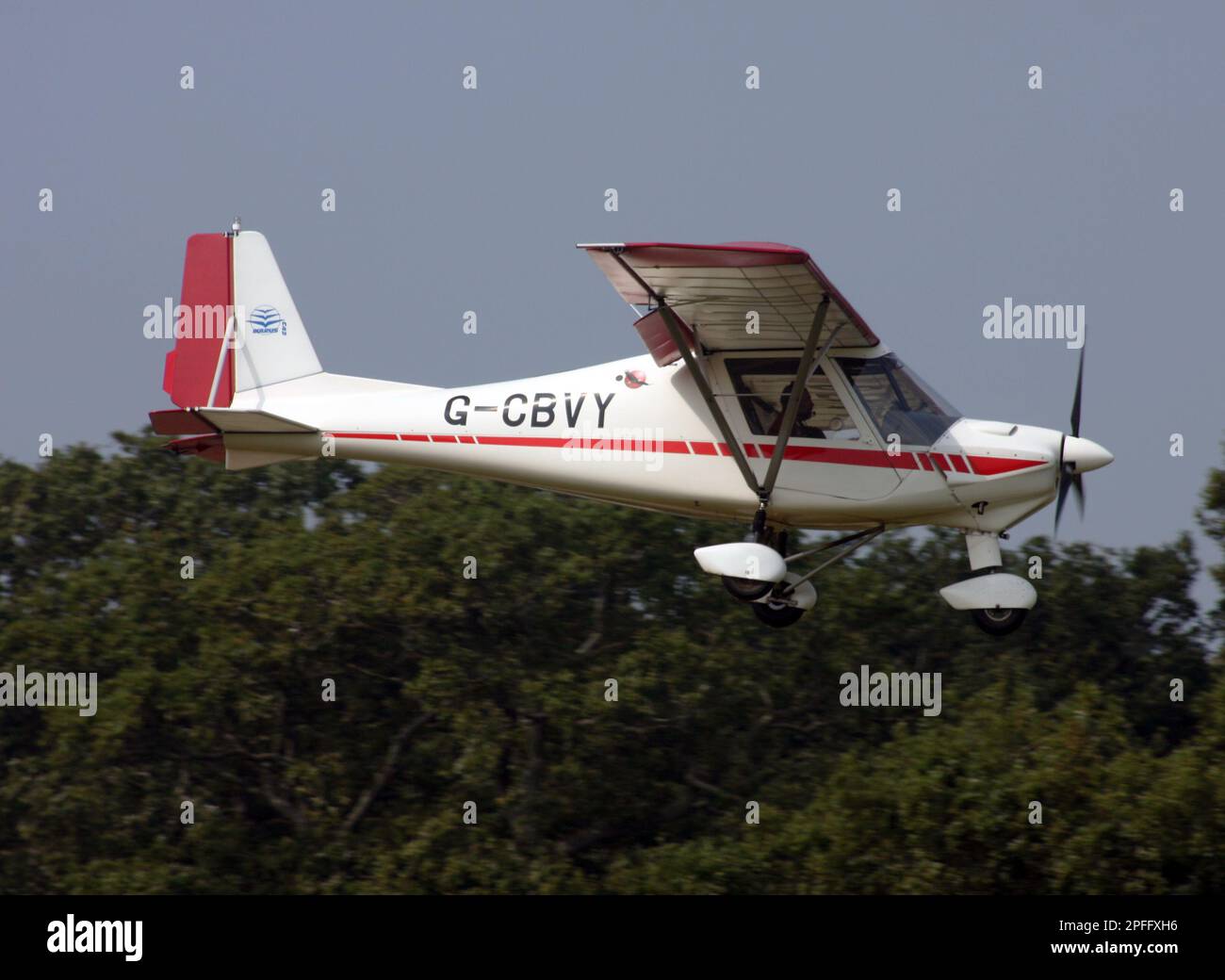 An Ikarus C42 ultralight aircraft landing at Sandown airfield Isle of Wight Stock Photo Alamy