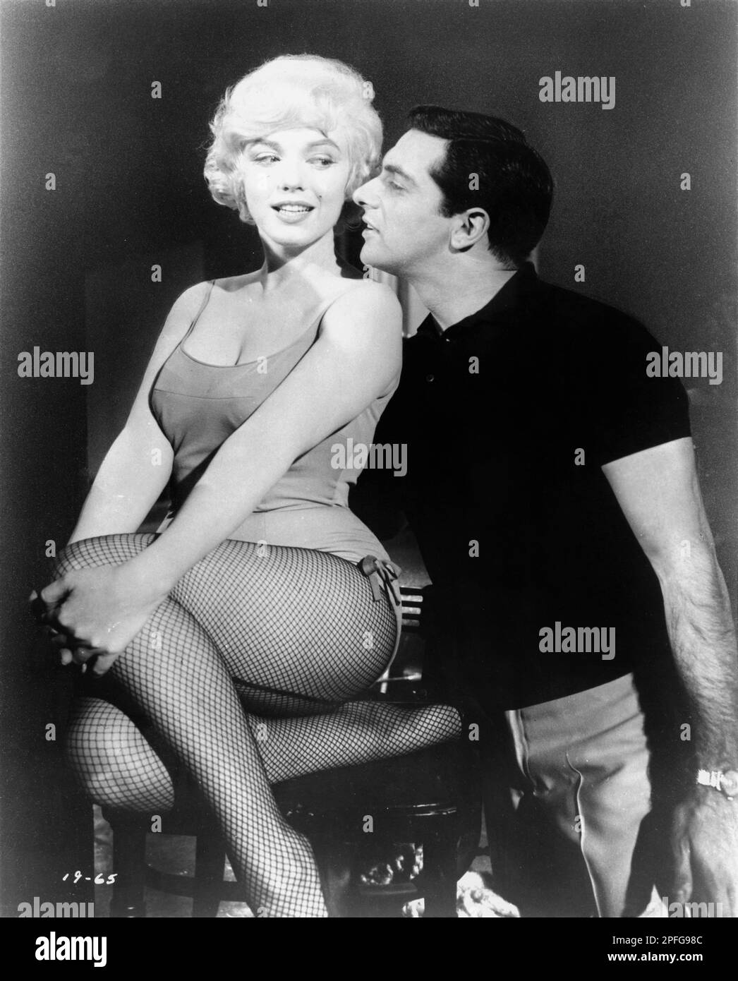 MARILYN MONROE and FRANKIE VAUGHAN in LET'S MAKE LOVE 1960 director GEORGE CUKOR writer Norman Krasna costume design Dorothy Jeakins Jerry Wald Productions / Twentieth Century Fox Stock Photo