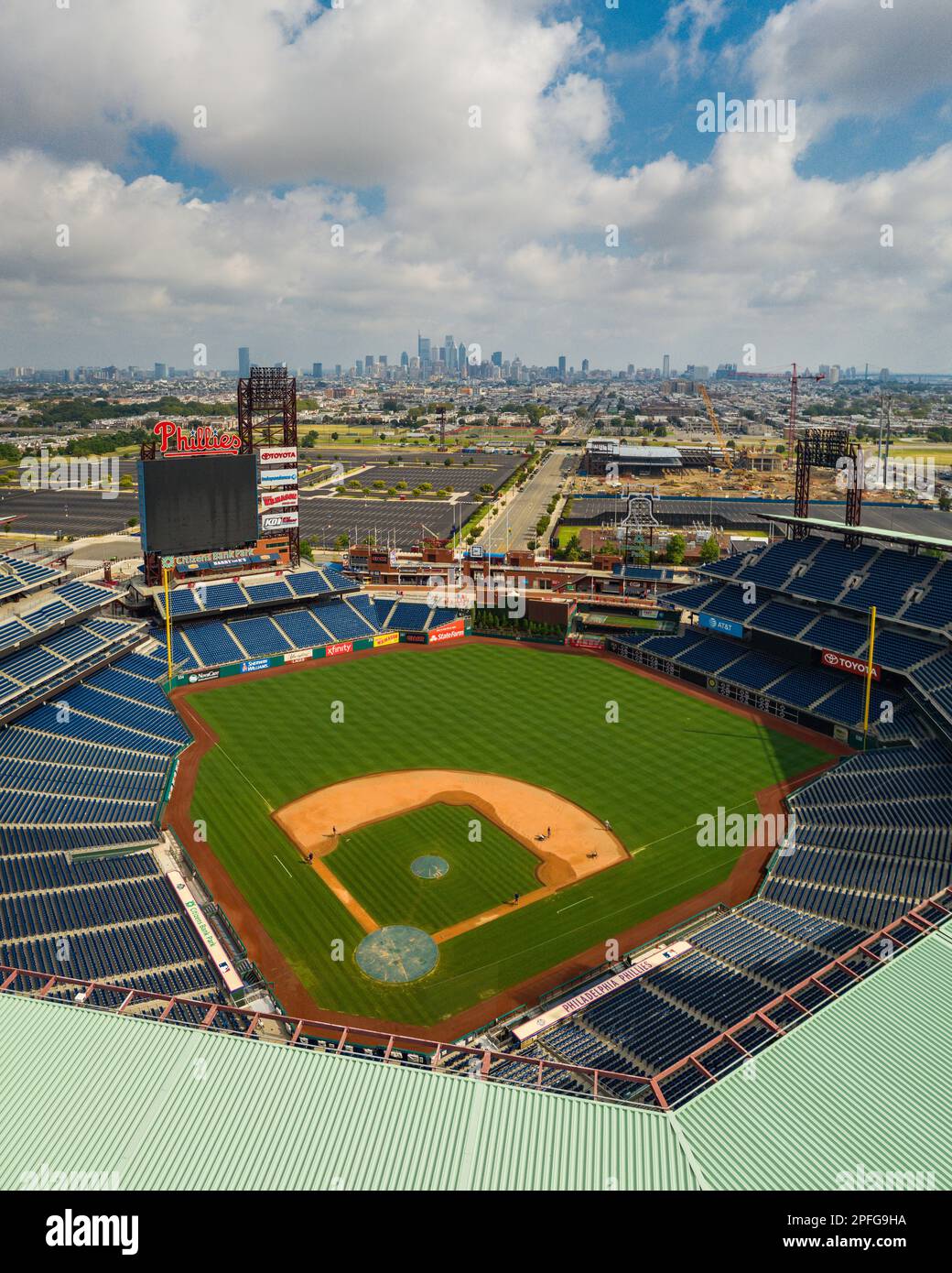 philadelphia-skyline-baseball-hi-res-stock-photography-and-images-alamy