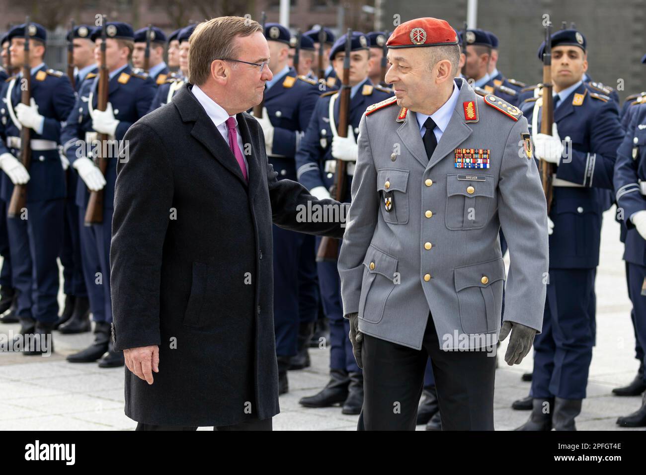 Berlin, Germany. 17th Mar, 2023. Federal Defense Minister Boris Pistorius, SPD, receives the new Inspector General of the Bundeswehr, General Carsten Breuer, with military honours. Credit: dpa/Alamy Live News Stock Photo