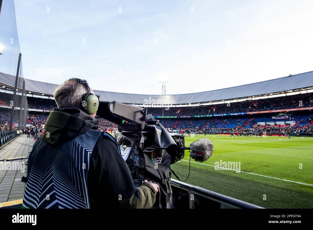 ROTTERDAM Cameraman During The UEFA Europa League Round Of 16 Game rotterdam-cameraman-during-the-uefa-europa-league-round-of-16-game