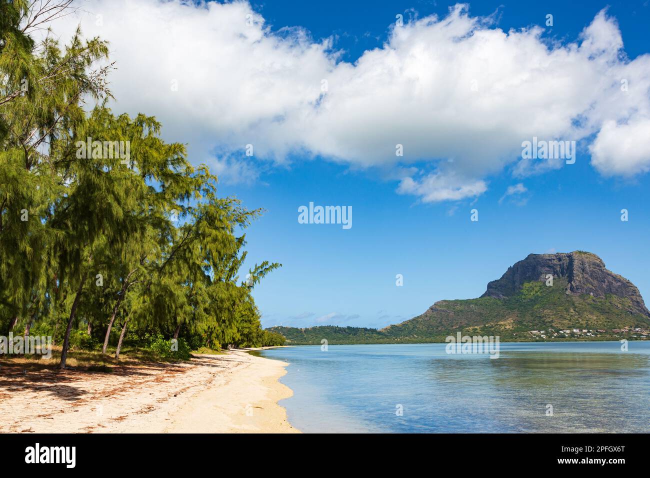 beach-at-ile-aux-benitiers-island-with-le-morne-mountain-in-background
