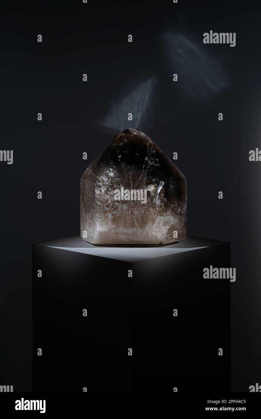 Quartz on stand hi-res stock photography and images - Alamy