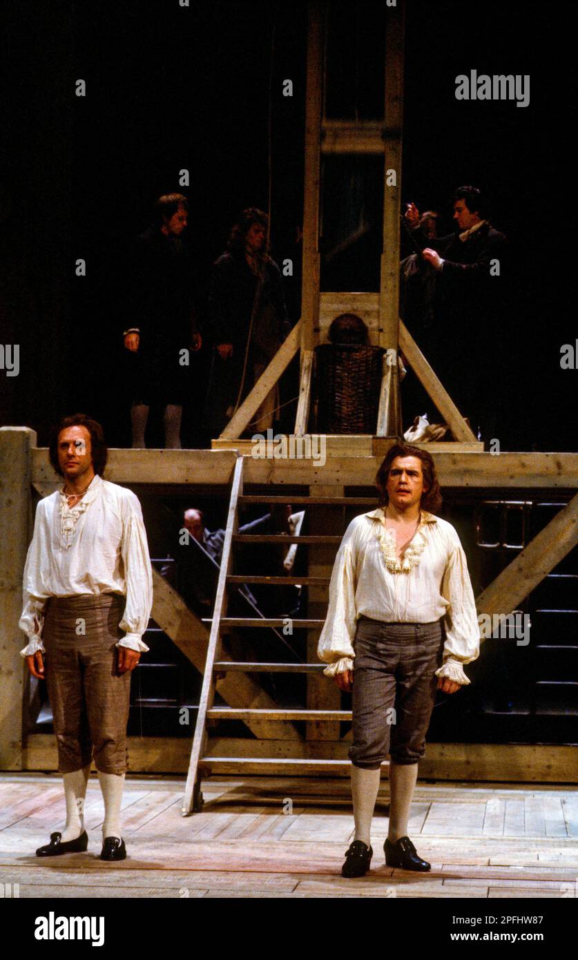 l-r: Robert Swann (Herault-Sechelles), Brian Cox (Danton)  in DANTON'S DEATH by Georg Buchner at the Olivier Theatre, National Theatre (NT), London SE1  21/07/1982  in a new version by Howard Brenton  design: Alison Chitty  lighting: Stephen Wentworth  director: Peter Gill Stock Photo