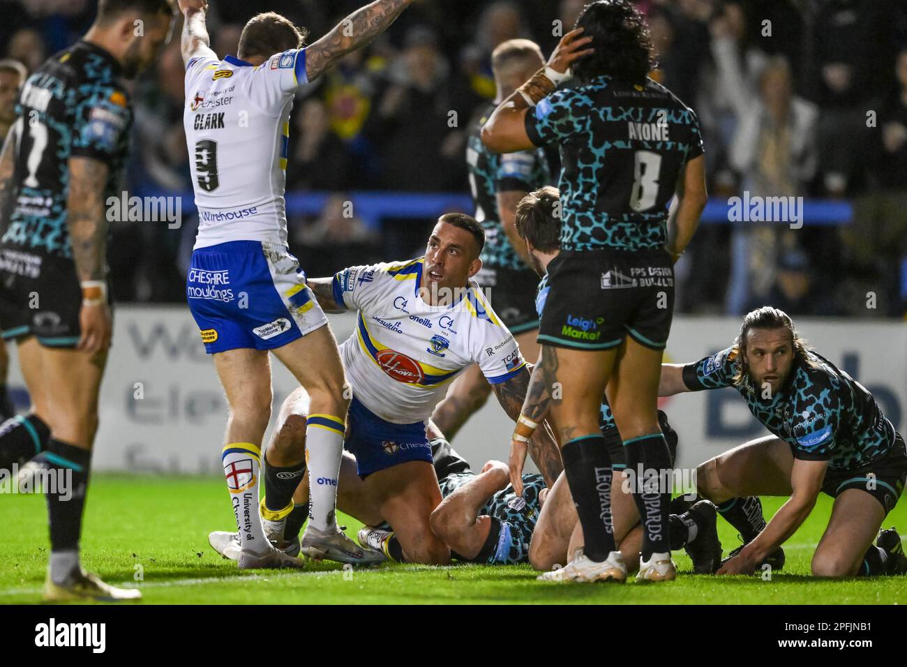 Paul Vaughan #10 of Warrington Wolves celebrates his try during the Betfred Super League Round 5 match Warrington Wolves vs Leigh Leopards at Halliwell Jones Stadium, Warrington, United Kingdom, 17th March 2023 (Photo by Craig Thomas/News Images) Credit: News Images LTD/Alamy Live News Stock Photo
