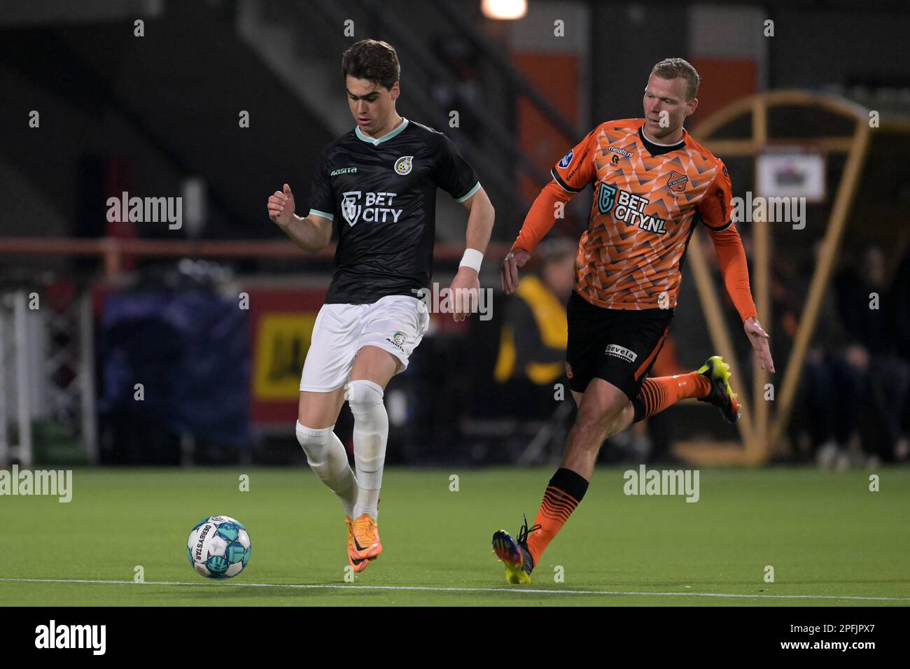 VOLENDAM - (lr), Rodrigo Guth of Fortuna Sittard, Henk Veerman of FC ...