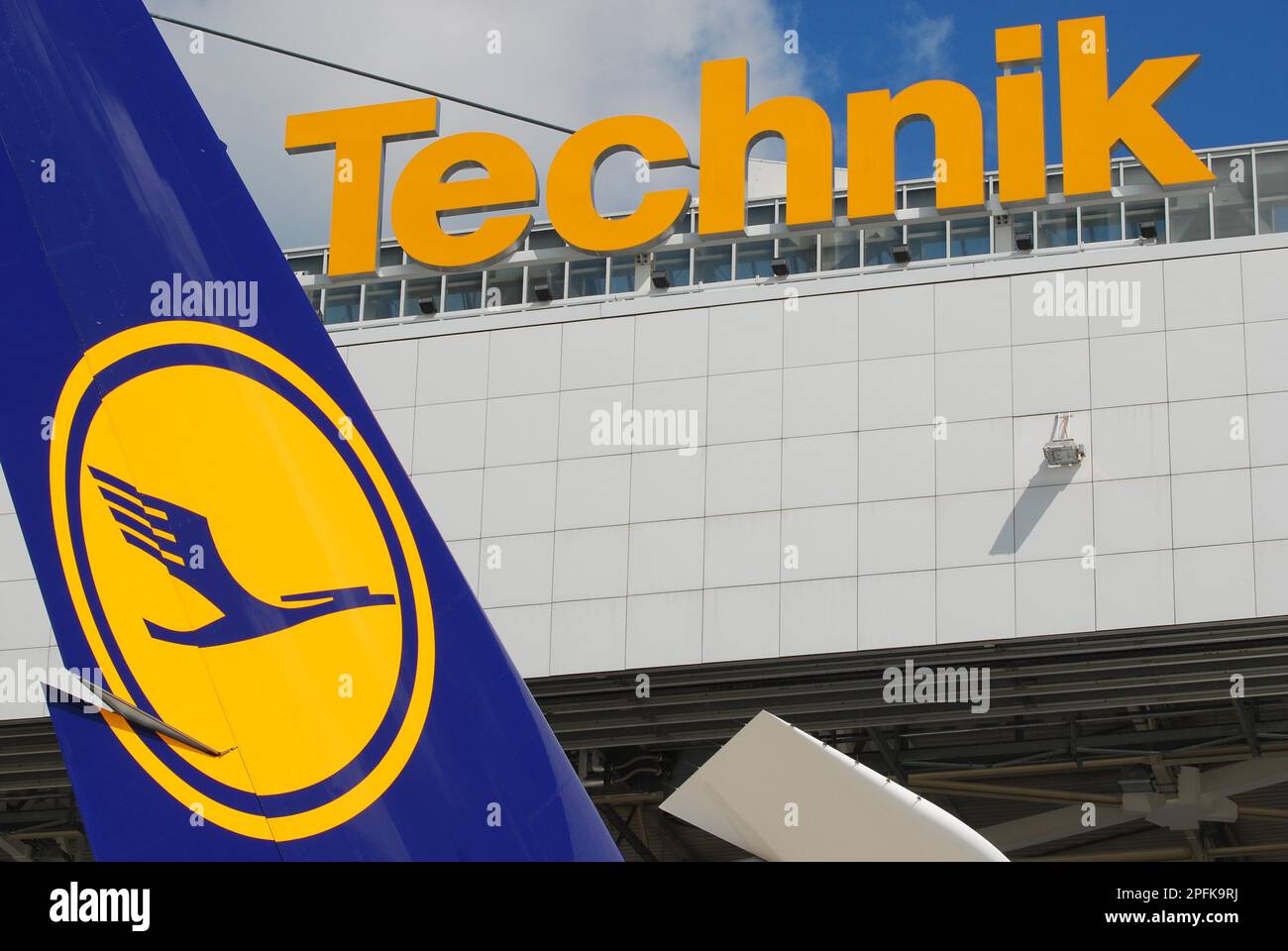 Civil aviation, passenger aircraft, maintenance hangar, Lufthansa, Airport, Munich Stock Photo