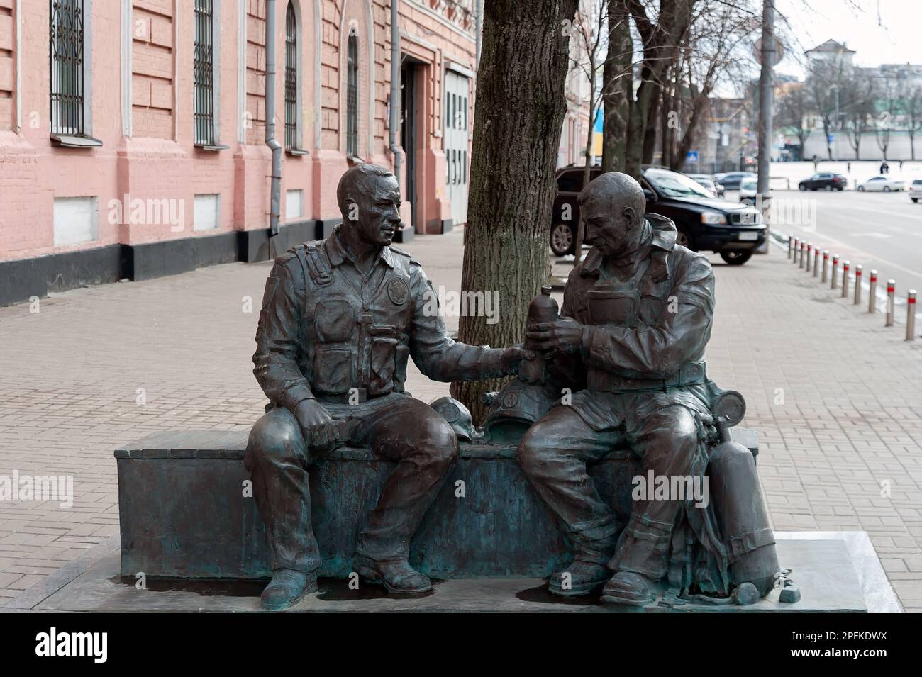 monument-to-firemen-in-kyiv-ukraine-stock-photo-alamy