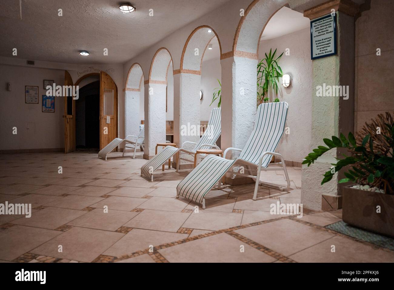 Striped fabric deck chairs hi-res stock photography and images - Alamy
