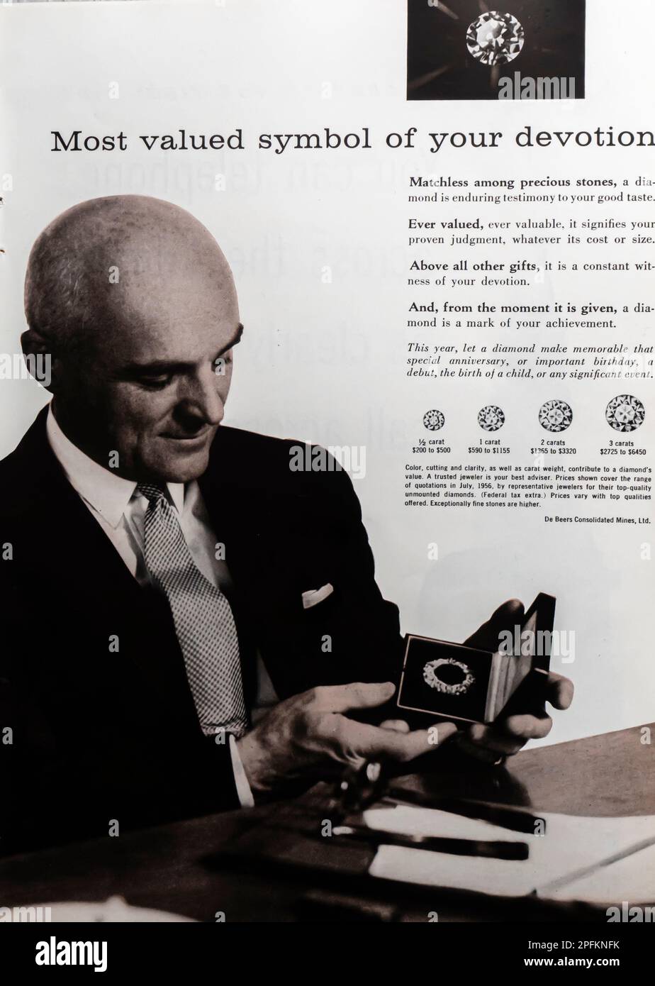 De Beers jewelry advert in a Natgeo magazine, november 1956 Stock Photo
