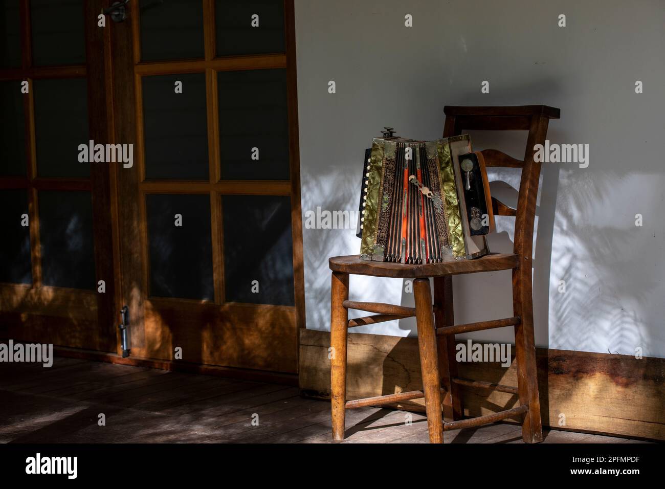 Bellows driven instrument hi-res stock photography and images - Alamy