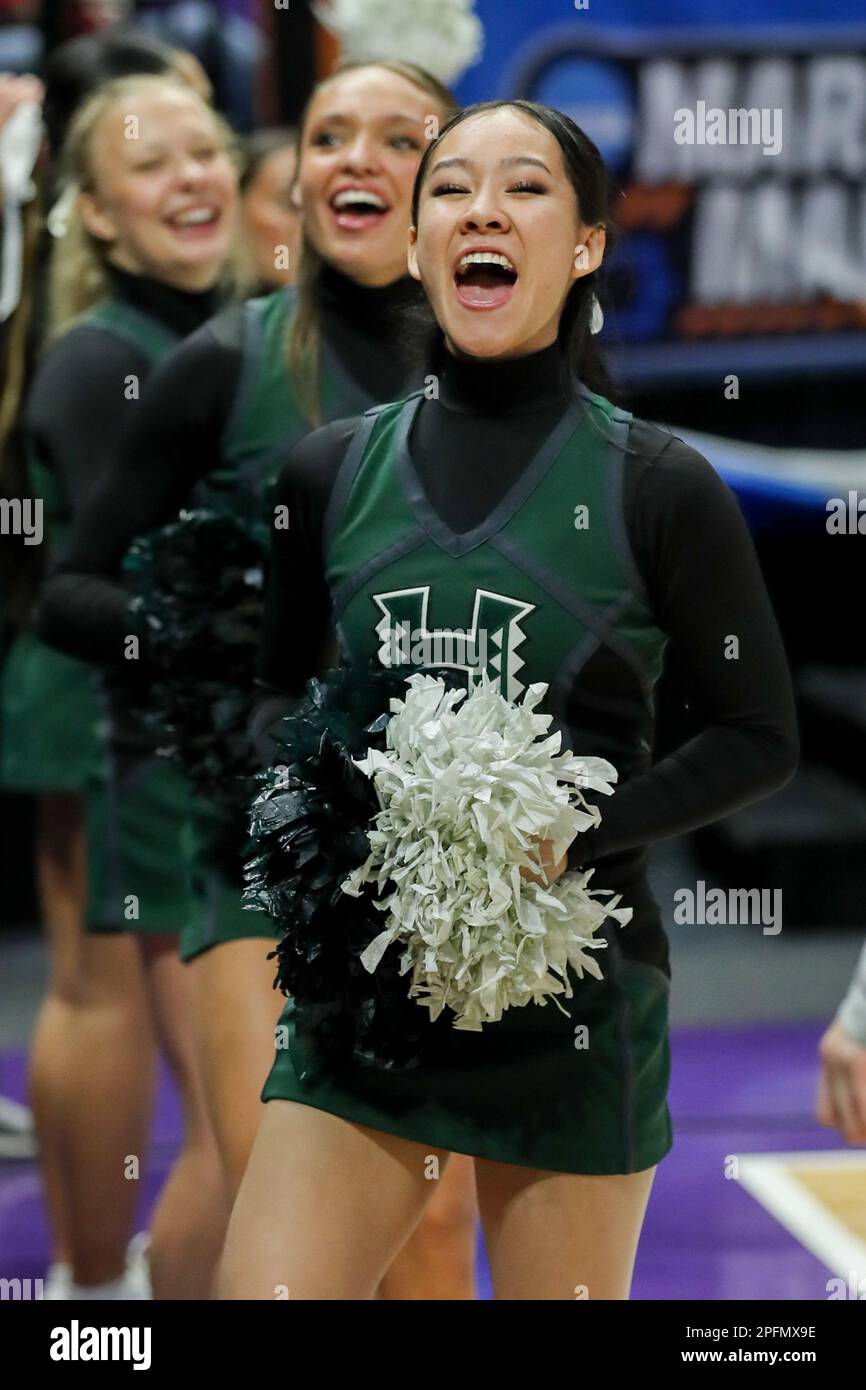 Baton Rouge, LA, USA. 17th Mar, 2023. A Hawaii cheerleader yells to the crowd during first round action of the NCAA Women's March Madness Tournament between the Hawaii Rainbow Wahine and the LSU Tigers at the Pete Maravich Assembly Center in Baton Rouge, LA. Jonathan Mailhes/CSM/Alamy Live News Stock Photo