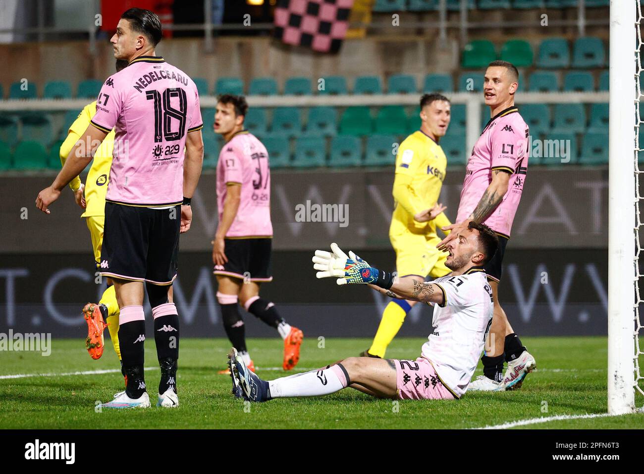 Palermo, Italy. 17th Mar, 2023. Gennaro Tutino (Palermo) celebrates the  victory during Palermo FC vs Modena FC, Italian soccer Serie B match in  Palermo, Italy, March 17 2023 Credit: Independent Photo Agency/Alamy