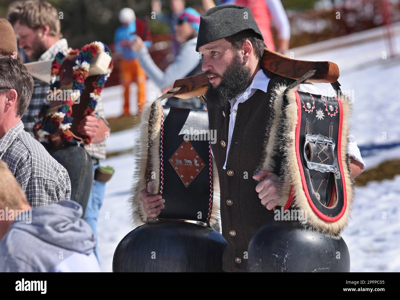 Bad Hindelang, Germany. 18th Mar, 2023. Participants in a world record
