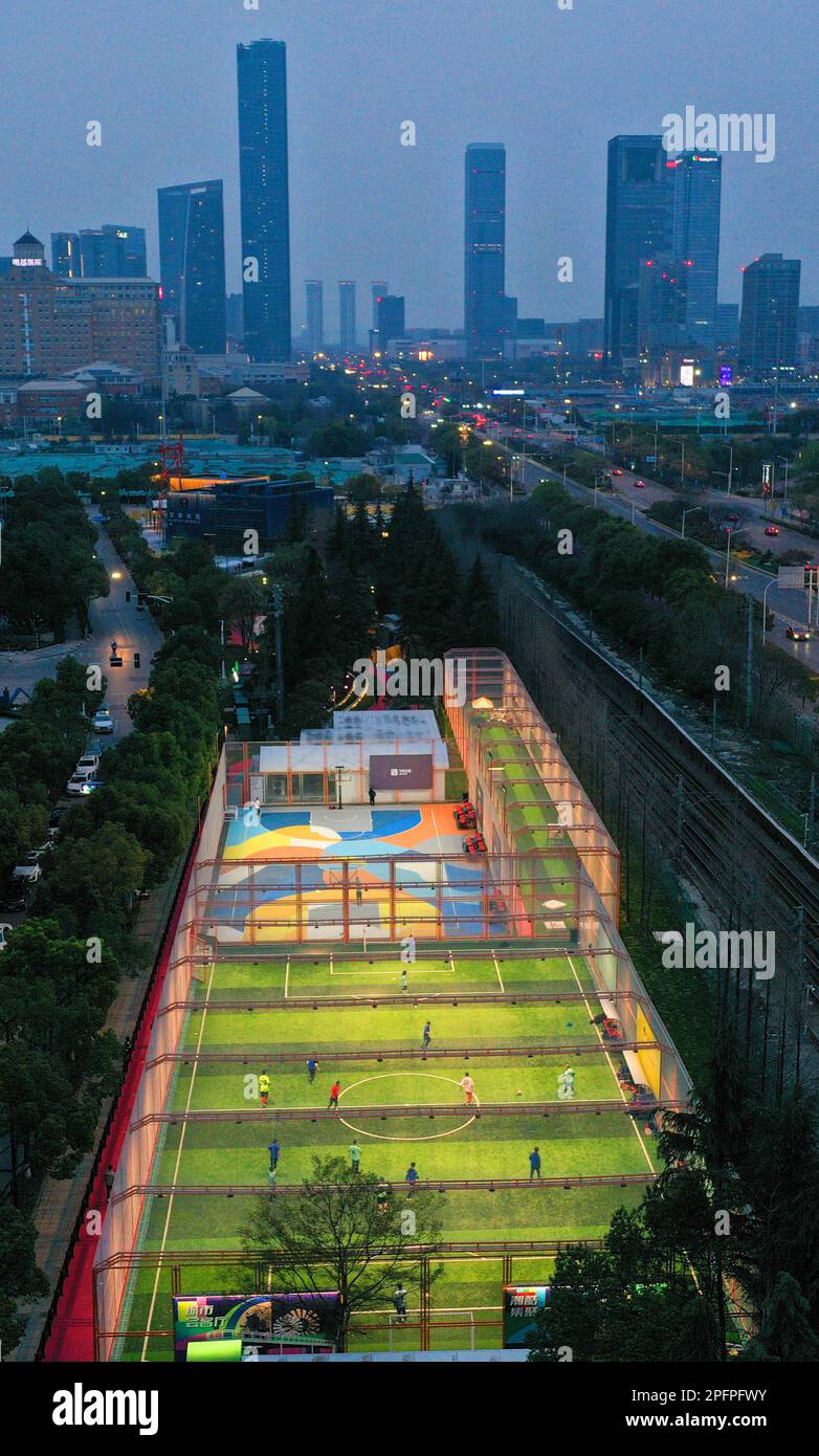 NANJING, CHINA - MARCH 18, 2023 - People play on a trial court at the 24-hour City Sports Block in Nanjing, East China's Jiangsu province, March 18, 2 Stock Photo