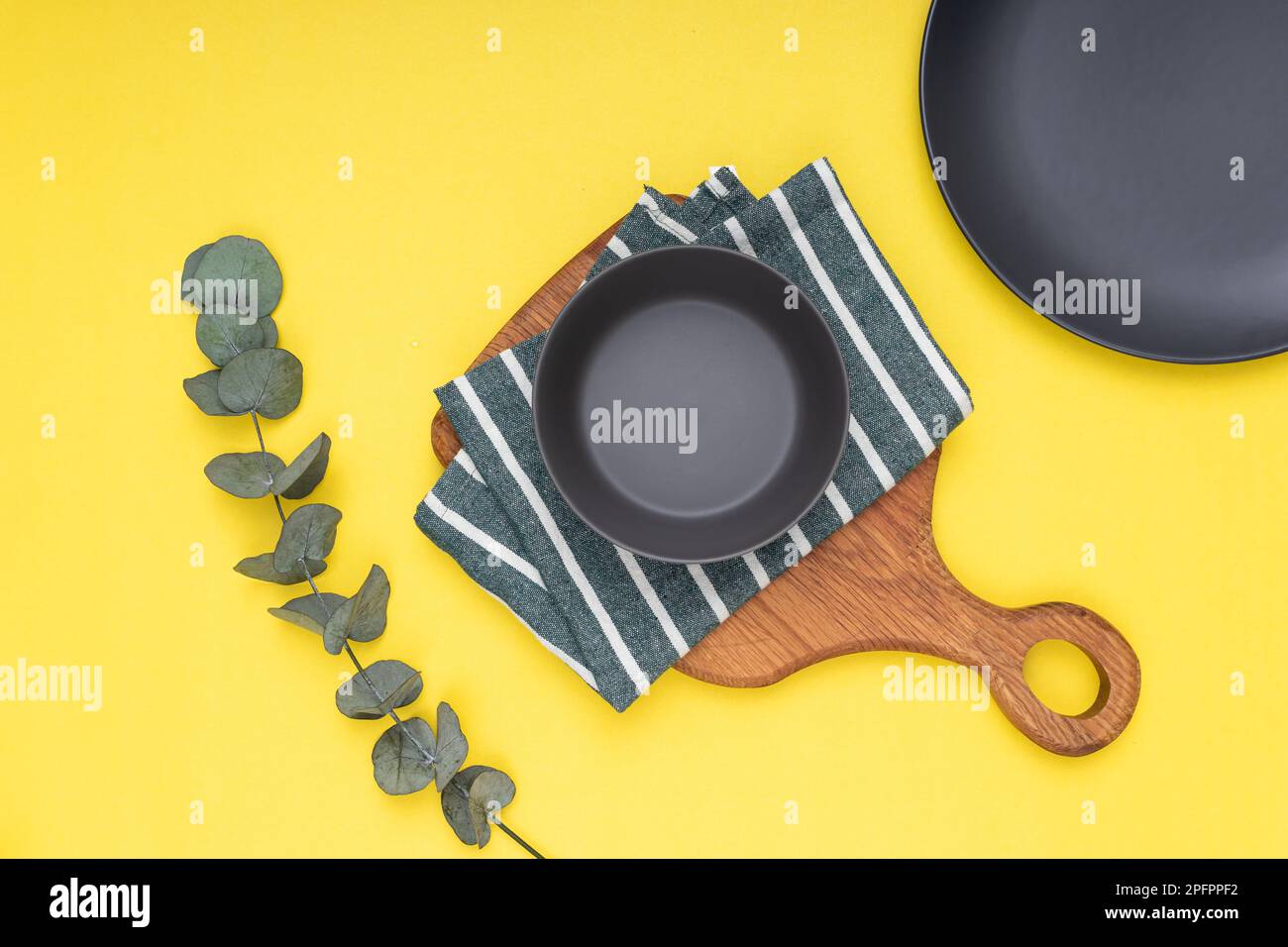 plate on placemat, isolated background, kitchenware Stock Photo Alamy
