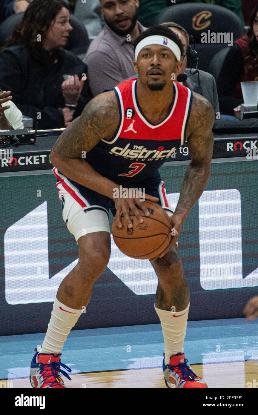 Washington Wizards' Bradley Beal (3) prepares to shoot against the