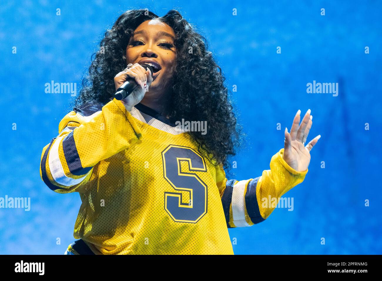 February 27, 2023, Washington, DC, USA: SZA performs on stage at Capital One Arena in Washington, D.C. (Credit Image: © Kyle Gustafson/ZUMA Press Wire) EDITORIAL USAGE ONLY! Not for Commercial USAGE! Stock Photo