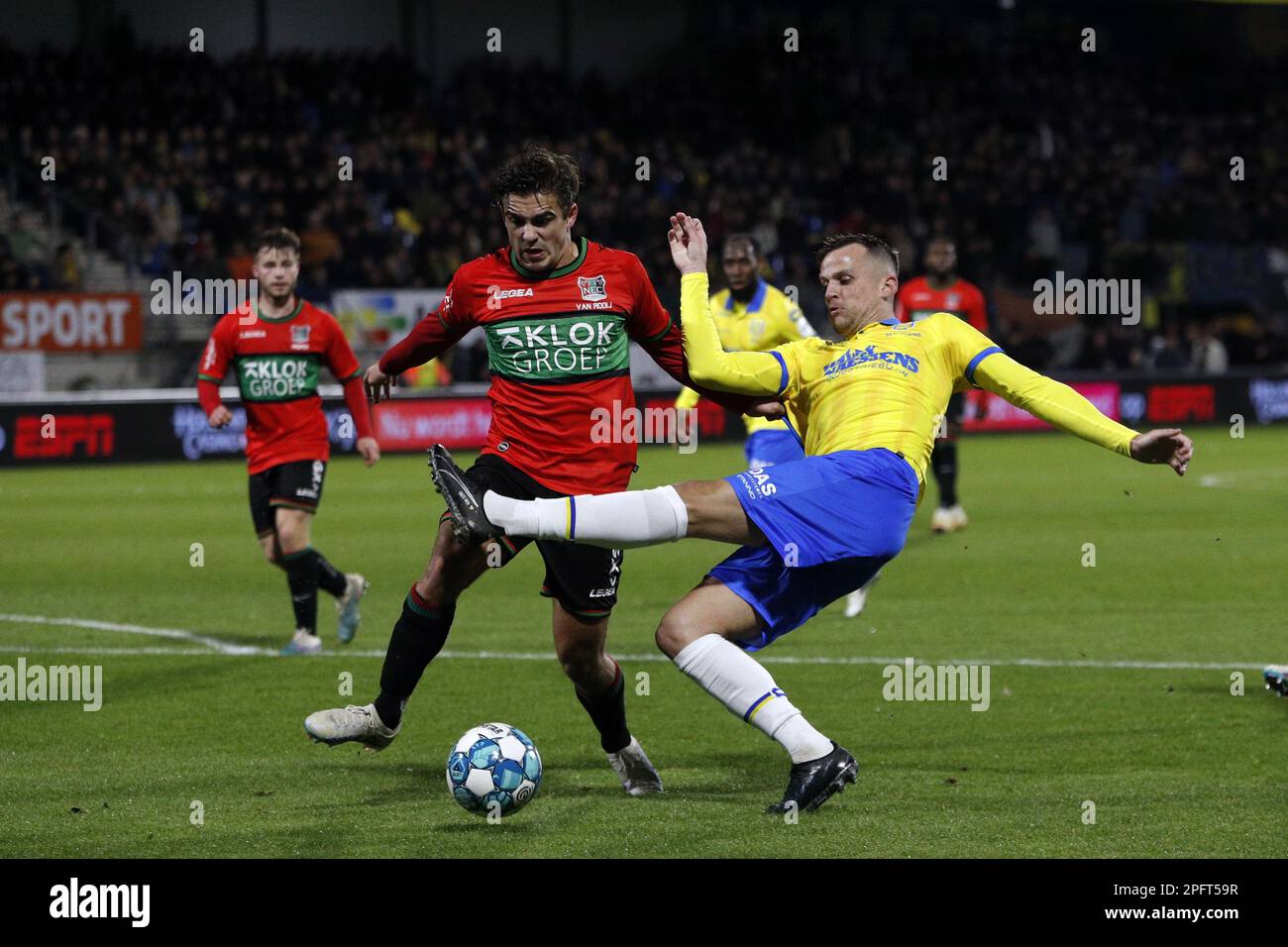 WAALWIJK (lr) Bart van Rooij of NEC Nijmegen, Mats Seuntjens of RKC