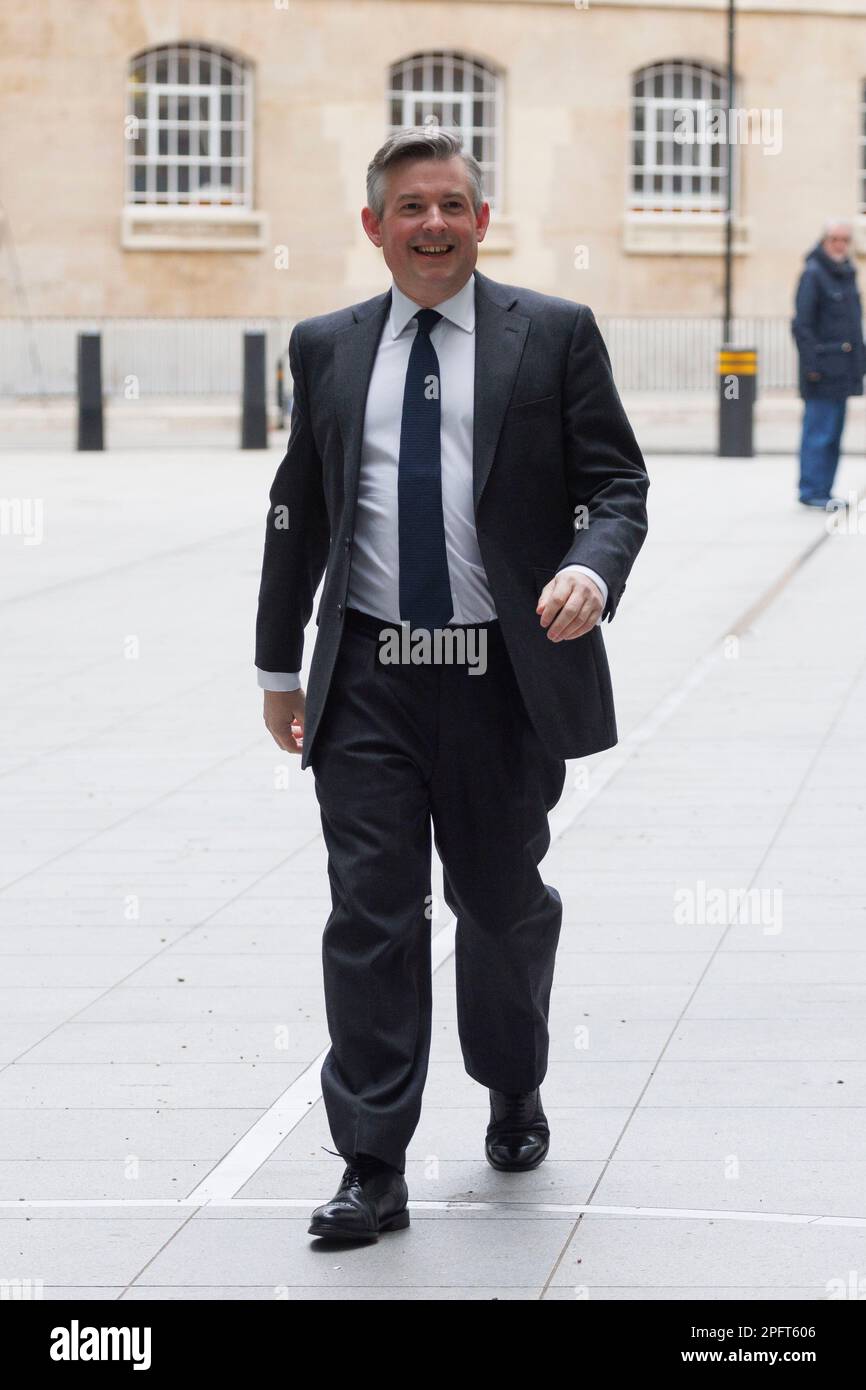 Jonathan Ashworth, Shadow Secretary of State for Work and Pensions of the United Kingdom, arrives at BBC studios in central London ahead of appearance Stock Photo