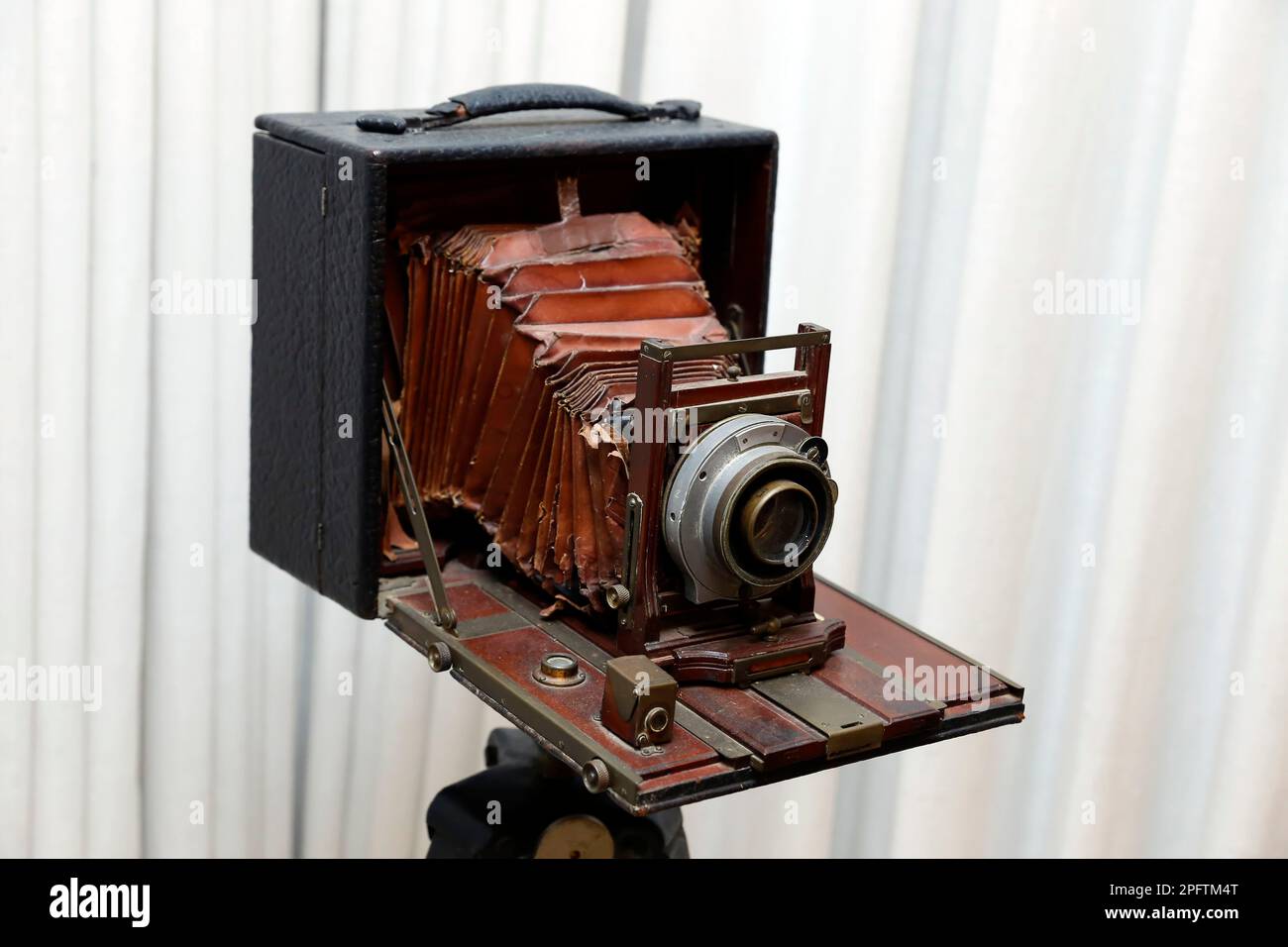 old analogue foldable folding camera Stock Photo Alamy