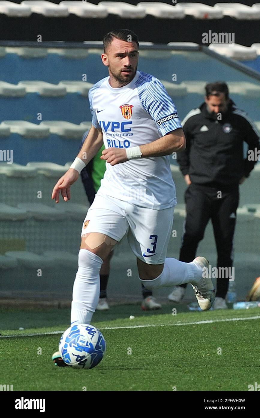 The referee Alberto Santoro during Modena FC vs SPAL, Italian soccer Serie B  match in Modena, Italy, April 22 2023 Stock Photo - Alamy