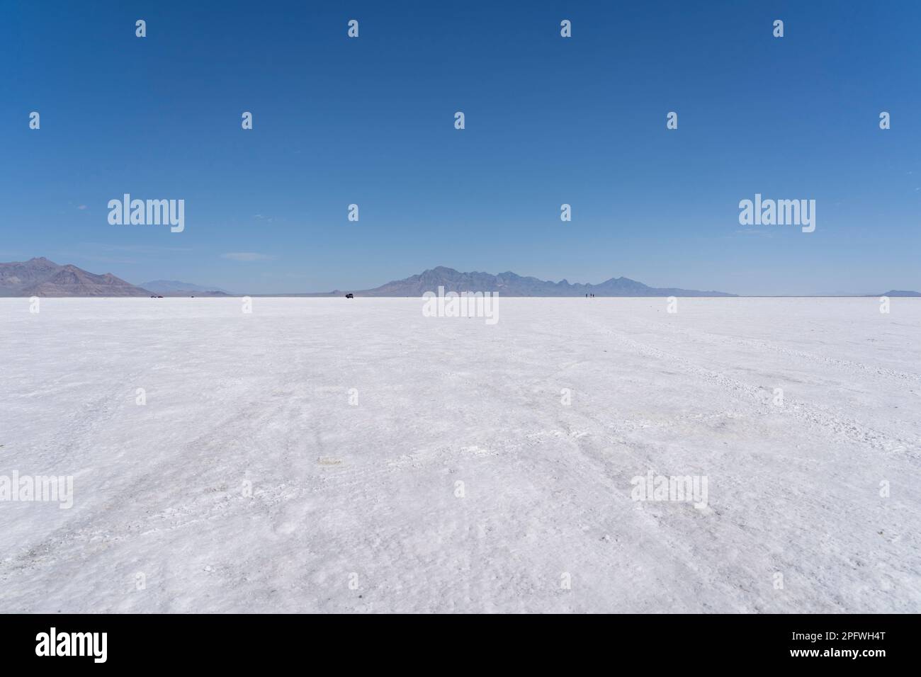 The view of Bonneville Salt Flats in Utah Stock Photo Alamy