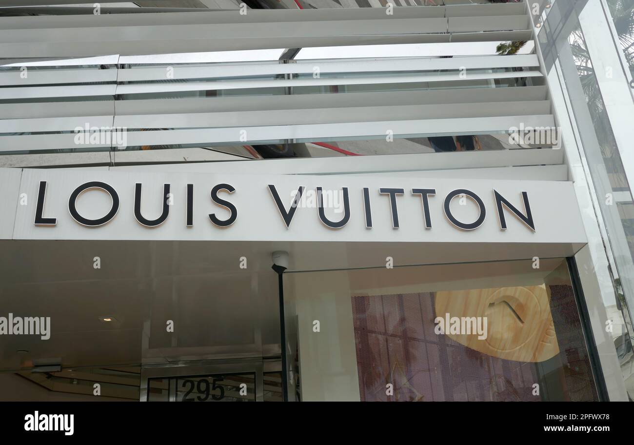 Louis Vuitton Store On Rodeo Drive Beverly Hills Stock Photo - Download  Image Now - American Culture, Beverly Hills - California, Boutique - iStock