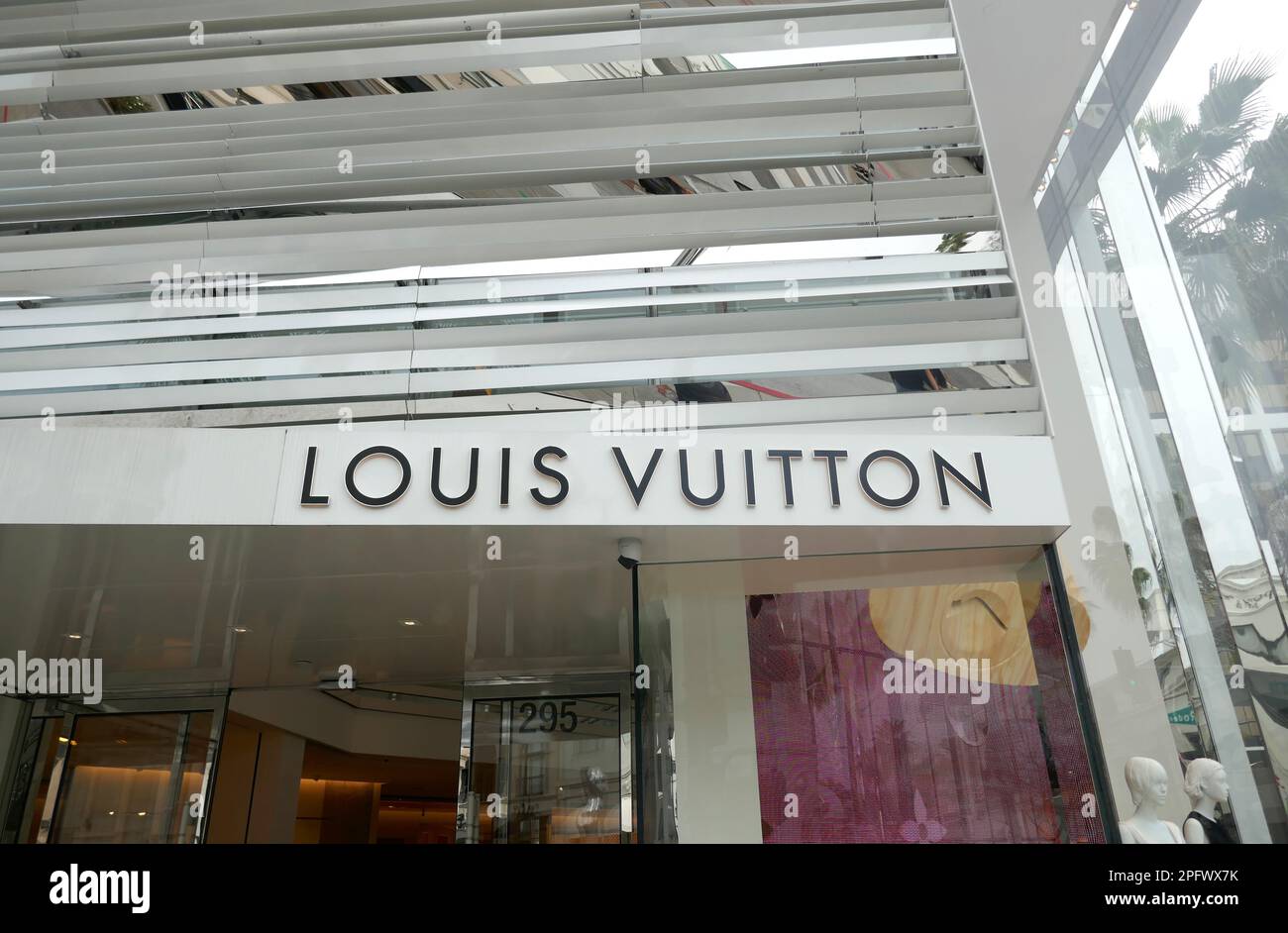 Shopping itineraries in Louis Vuitton Beverly Center in October (updated in  2023) 