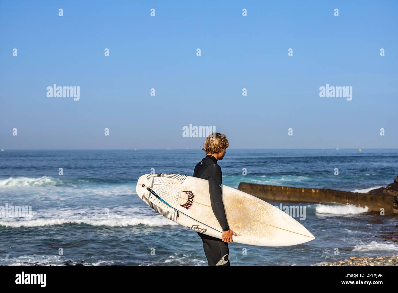 Surfer boy hi-res stock photography and images - Alamy