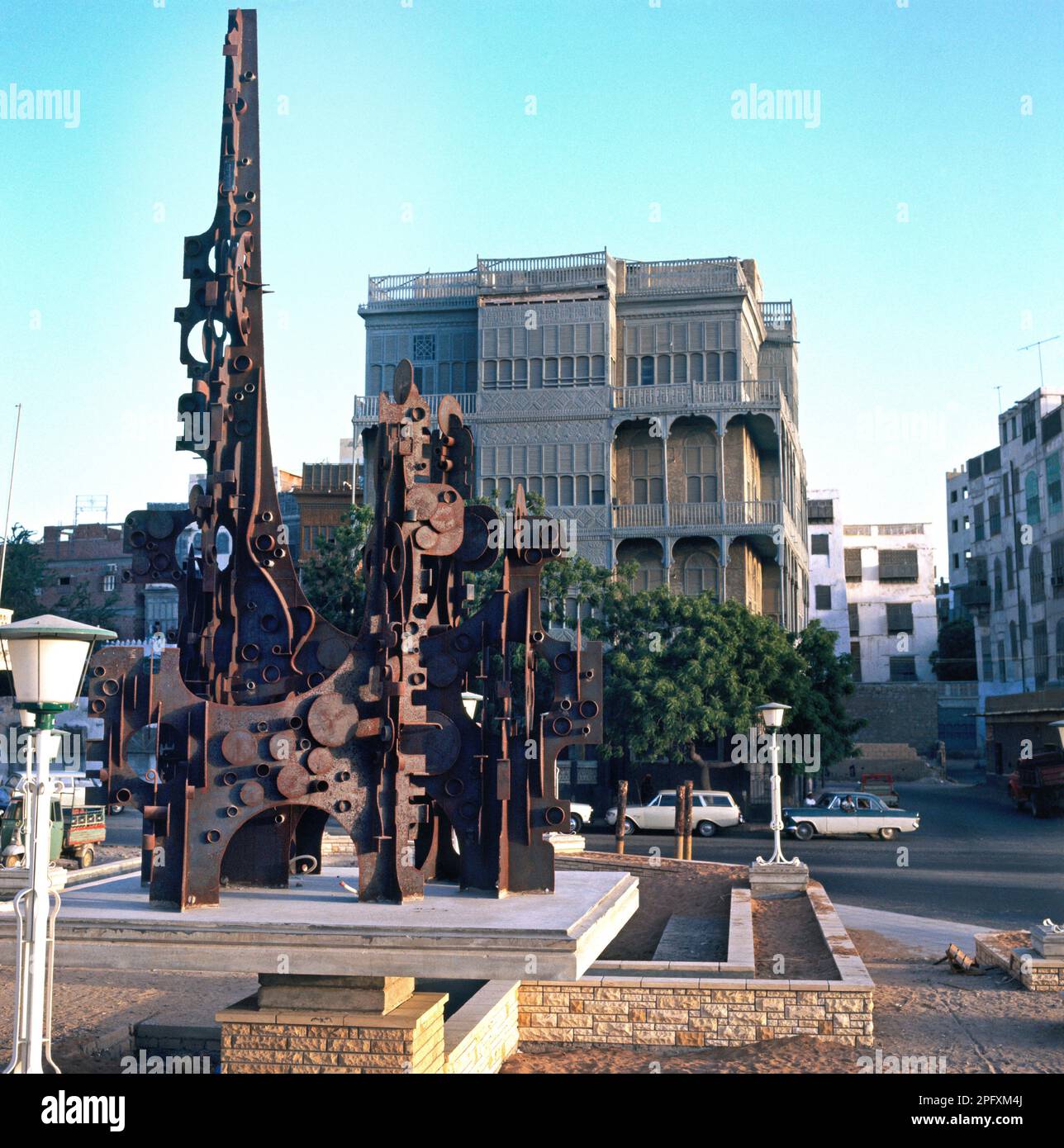 Jeddah Saudi Arabia Street Scene Metal Sculpture Stock Photo Alamy