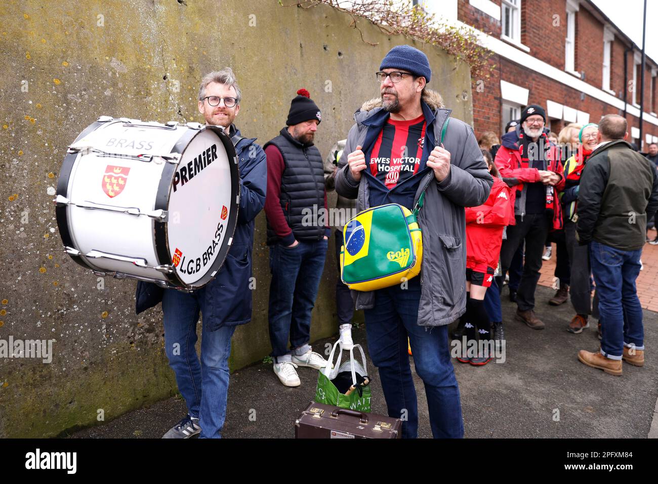 Drum football match hi-res stock photography and images - Alamy