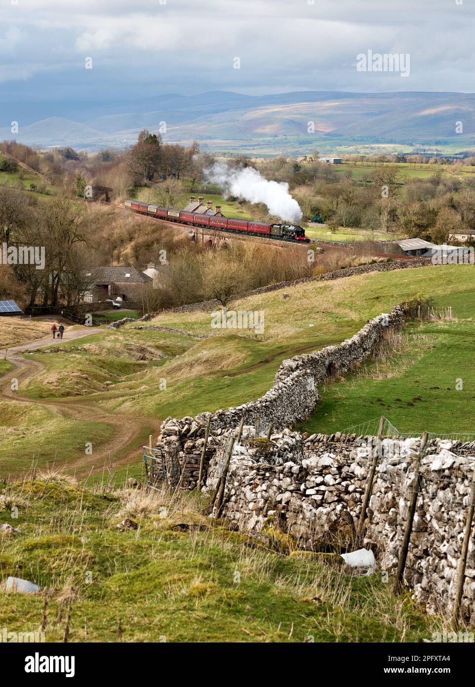 Steam locomotive 'Scots Guardsman' with The Winter Cumbrian Mountain Express special at Crosby Garrett viaduct, Cumbria, on the Settle-Carlisle line. Stock Photo