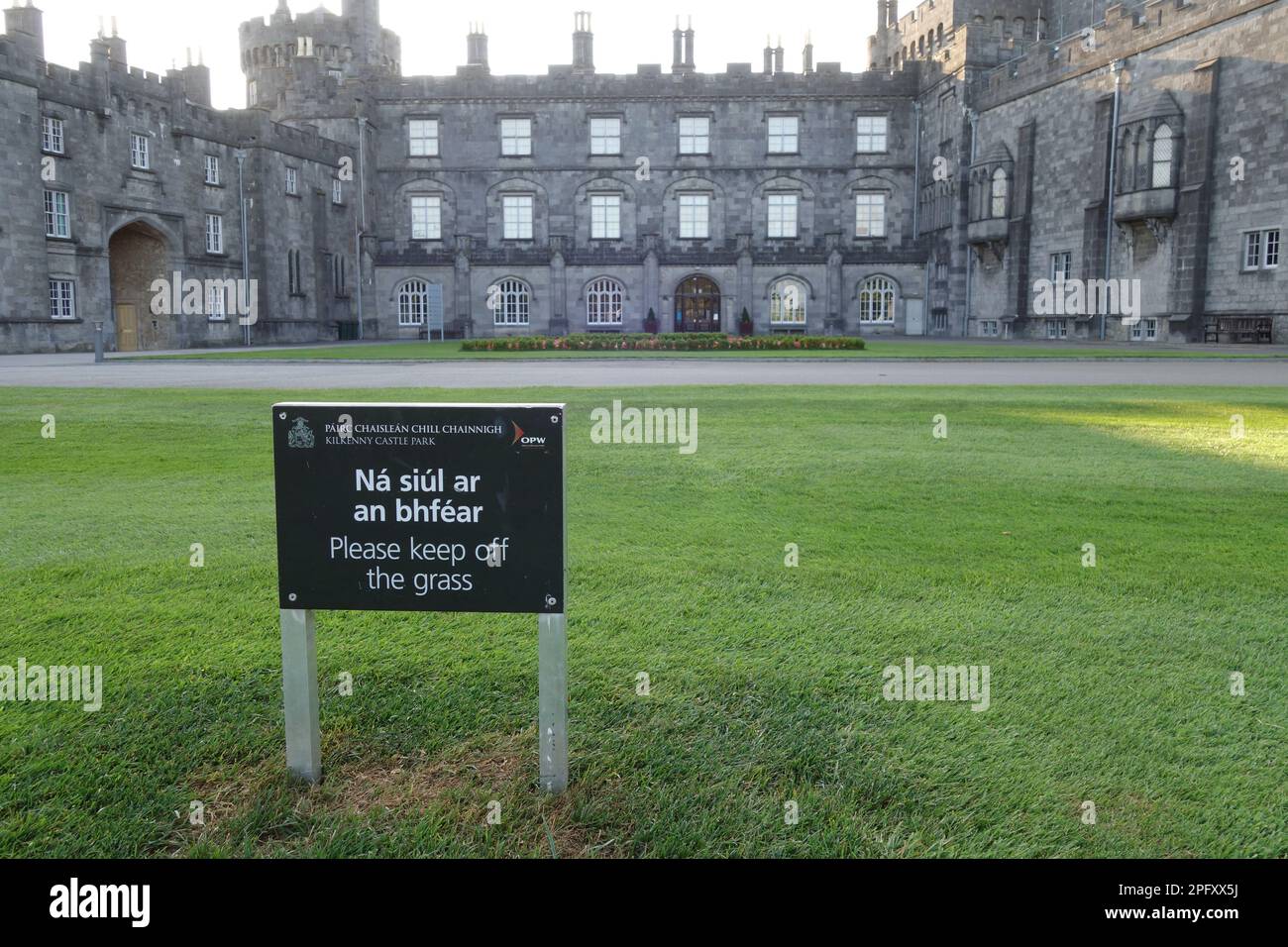 please keep off the grass at Kilkenny Castle, Ireland Stock Photo Alamy