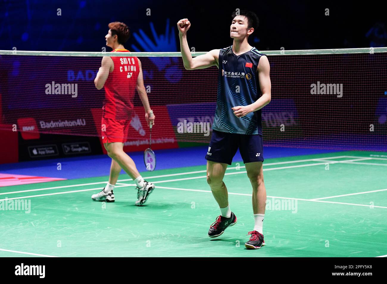 China's Li Shi Feng celebrates victory over Shi Yu Qi (not pictured) in ...