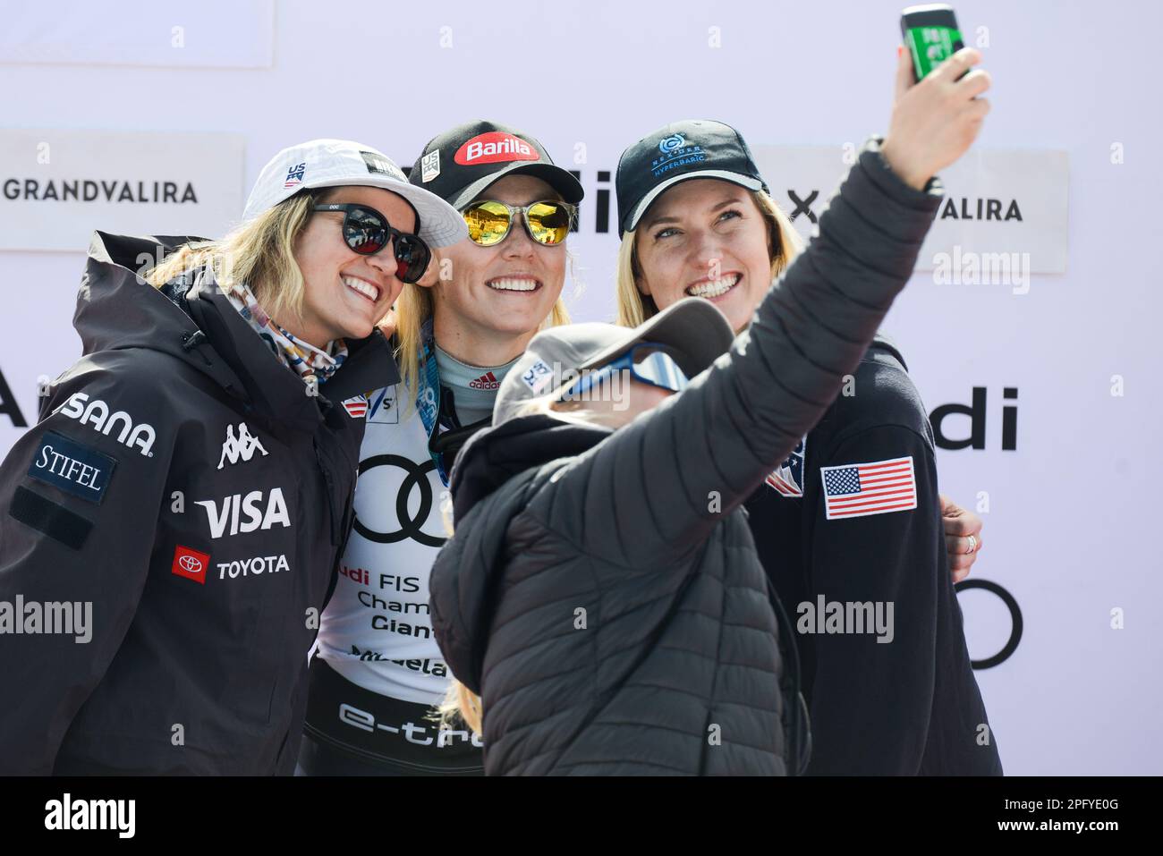 Andorra. 19th Mar, 2023. Mikaela Shiffrin and members of the US Ski team after the Giant Slalom race at the Audi FIS Ski World Cup Finals. (Credit Image: © Christopher Levy/ZUMA Press Wire) EDITORIAL USAGE ONLY! Not for Commercial USAGE! Credit: ZUMA Press, Inc./Alamy Live News Stock Photo