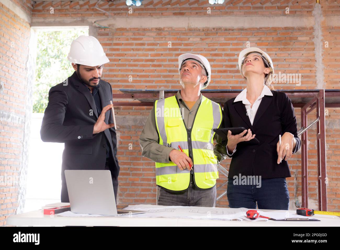 Woman man teamwork strategy hi-res stock photography and images - Alamy
