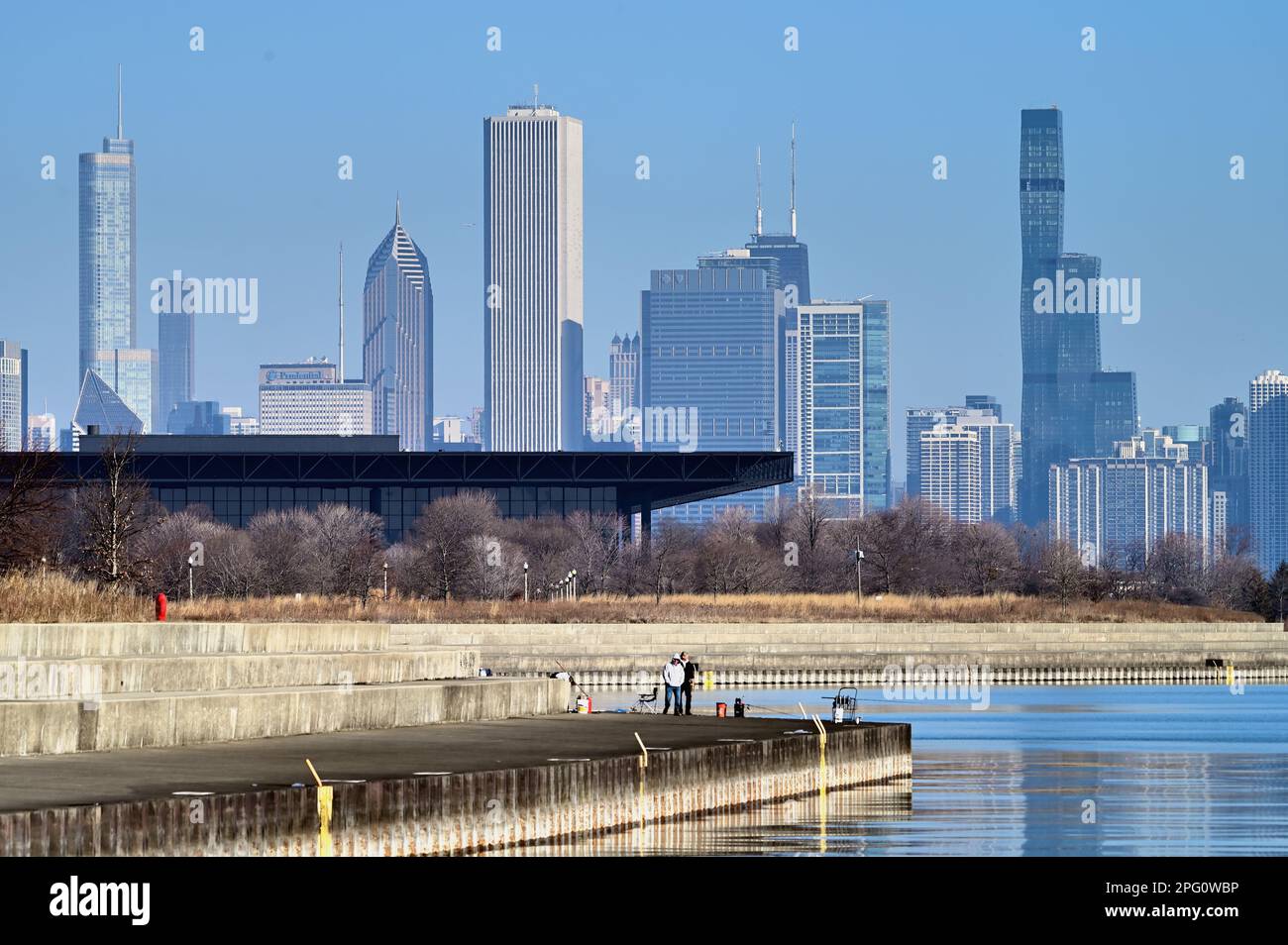 Chicago, Illinois, USA. The city skyline beyond the waters of Lake Michigan near Chicago's 31st Street Harbor. Stock Photo