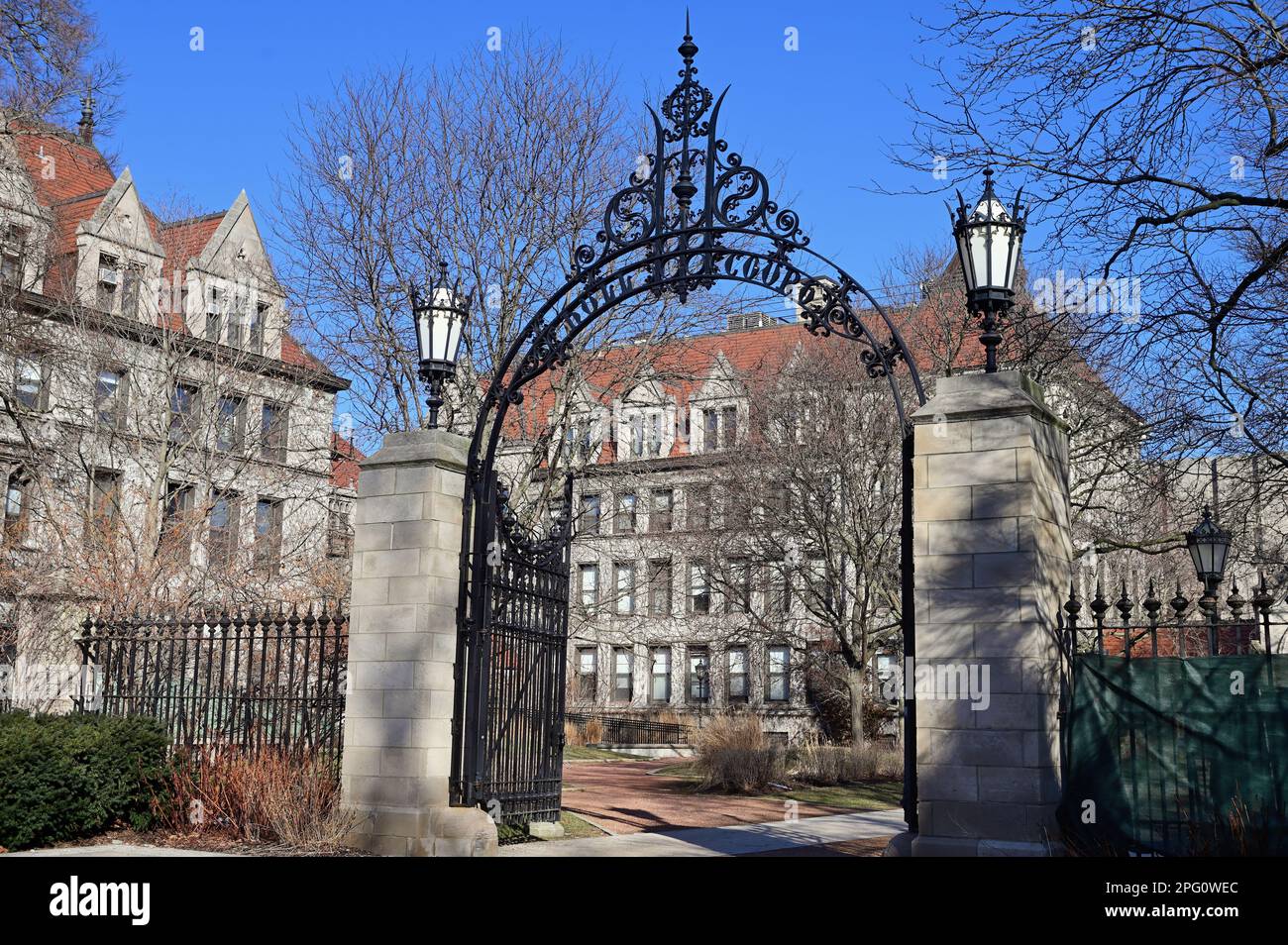 Chicago, Illinois, USA. Arch entrance to Hull Court on the campus of the University of Chicago. Stock Photo