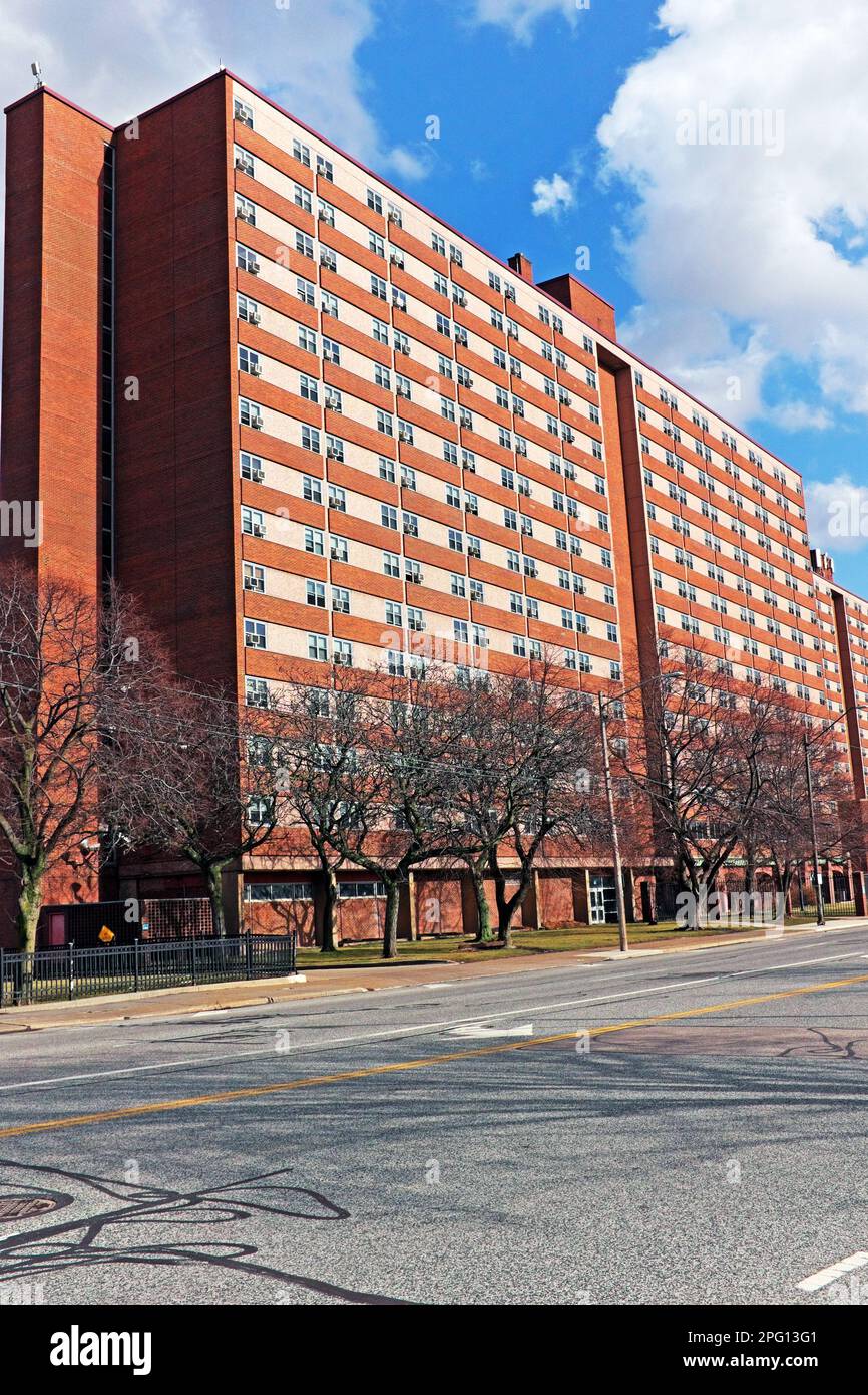 Riverview Towers on West 25th Street in the Ohio City neighborhood in Cleveland, Ohio, USA is a senior 15-story high-rise with 498 one-bedroom apts. Stock Photo