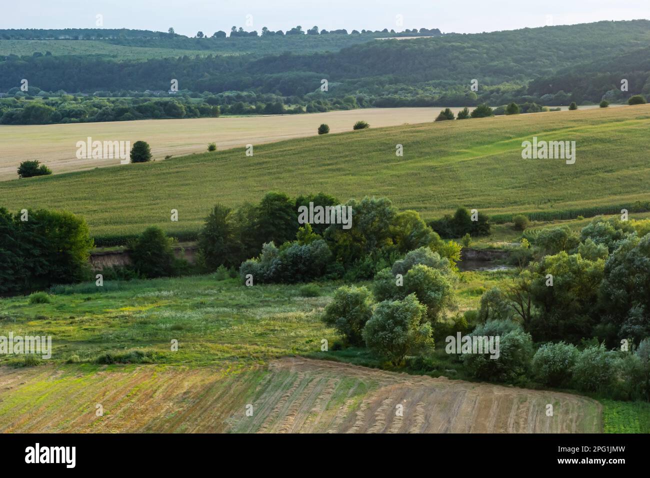 Cultivated hillside hi-res stock photography and images - Alamy
