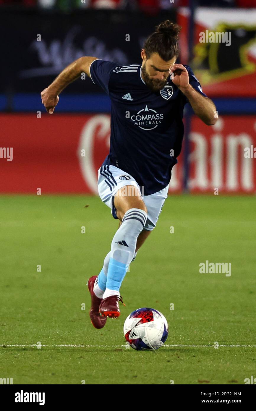 Sporting Kansas City midfielder Graham Zusi (8) kicks the ball during