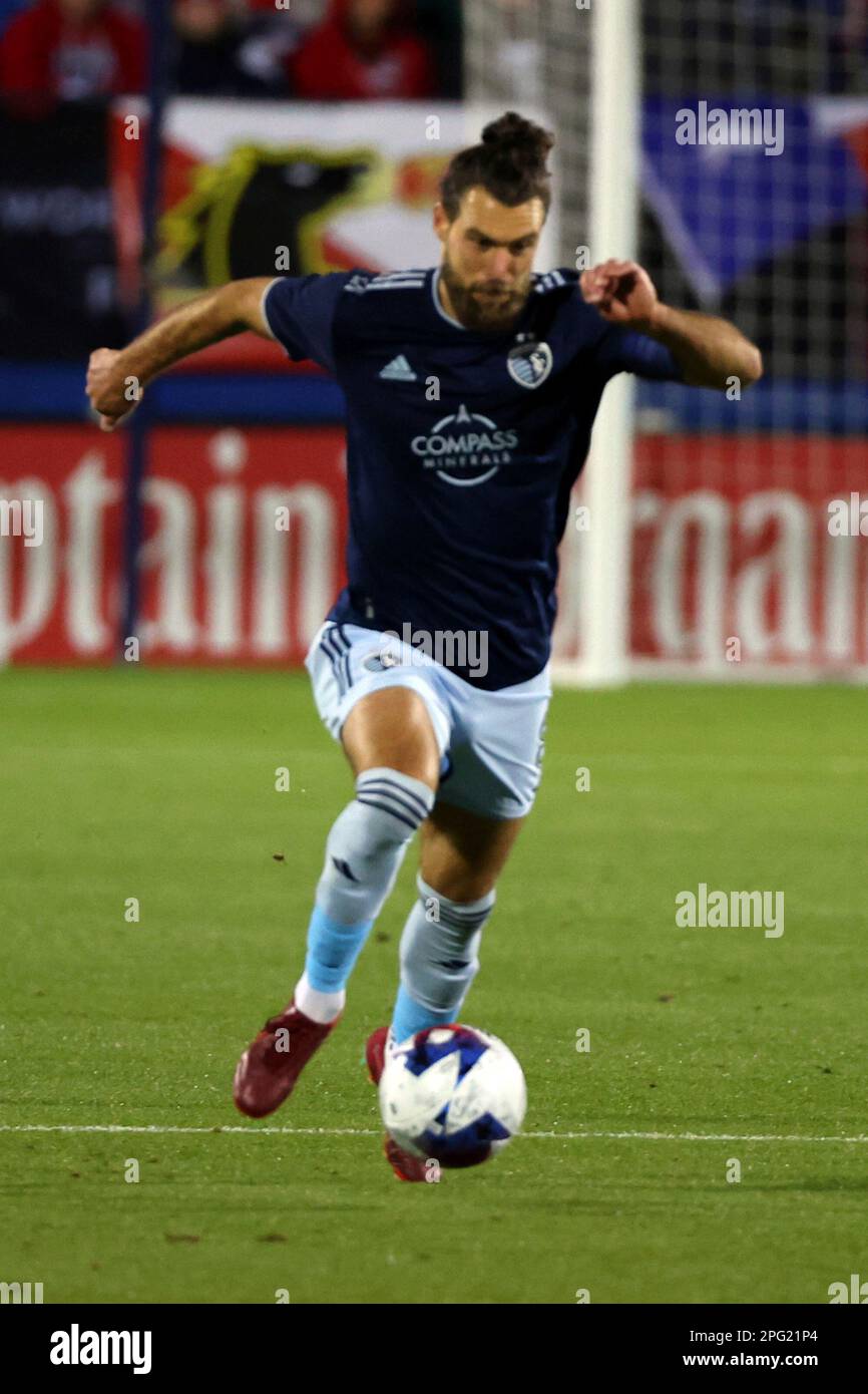 Sporting Kansas City midfielder Graham Zusi (8) kicks the ball during