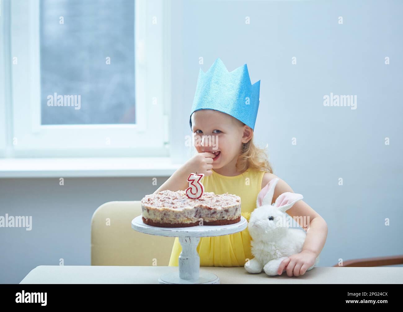 Little girl celebrate Happy birthday party at home Stock Photo - Alamy