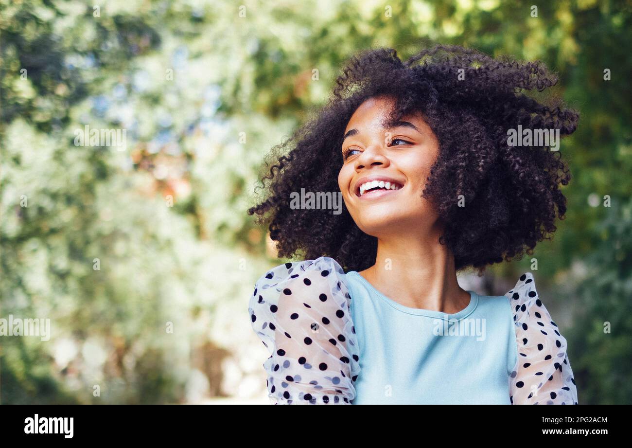 Afro girl teen 13 hi-res stock photography and images - Alamy