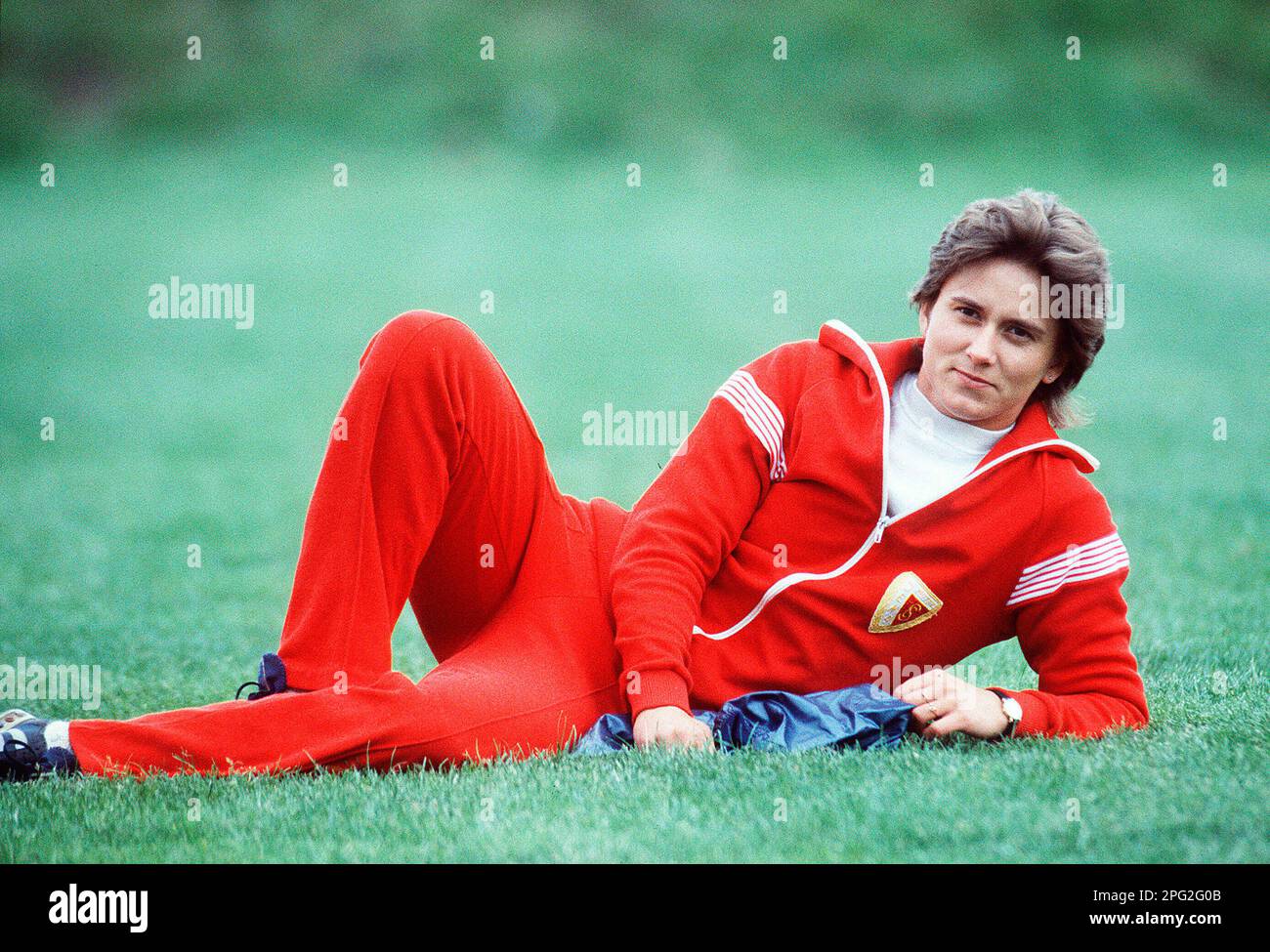 ARCHIVE PHOTO: Marlies GOEHR turns 65 on March 21, 2023, Marlies GOEHR GOHR, OELSNER, GDR, athlete, sits on the pitch in the park, private, at the World Championships in Athletics in Rome from August 29th to September 6th, 1987, ?SVEN SIMON, Princess-Luise-Str.41#45479 Muelheim/Ruhr#tel.0208/9413250#fax 0208/9413260#Kto 1428150 C ommerzbank E ssen BLZ 36040039 #www.SvenSimon.net#e-mail:SvenSimon@t-online .de. Stock Photo