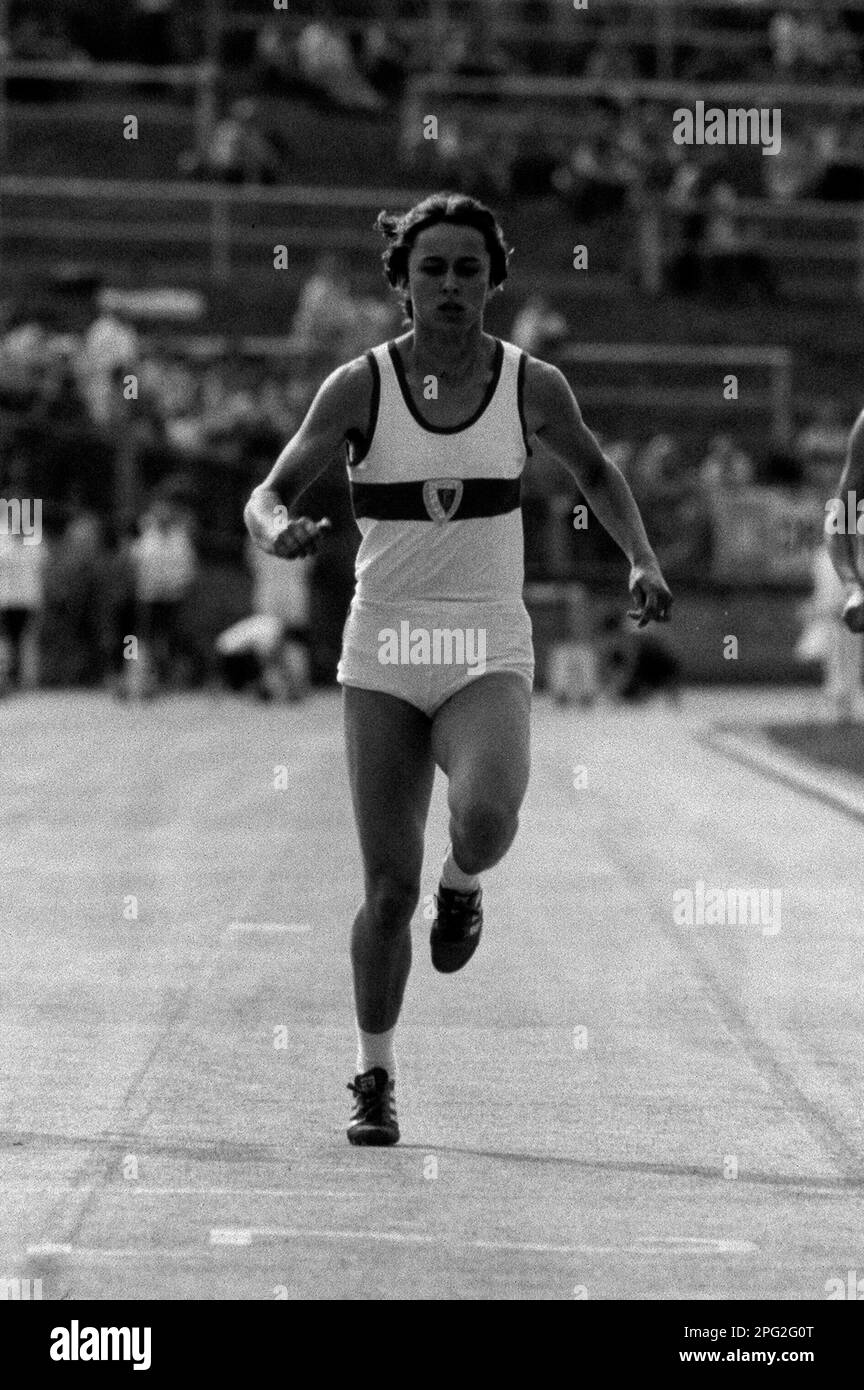 ARCHIVE PHOTO: Marlies GOEHR will be 65 years old on March 21, 2023, Marlies GOEHR, OELSNER, GOHR, GDR, athlete, action, 200 m run, sprint, at the GDR Athletics Championships in Dresden from 30.06.-03.07.1977, ?SVEN SIMON, Princess-Luise-Str.41#45479 Muelheim/Ruhr#tel.0208/9413250#fax 0208/9413260#Kto 1428150 C ommerzbank E ssen BLZ 36040039 #www.SvenSimon.net#e-mail:SvenSimon@t-online .de. Stock Photo