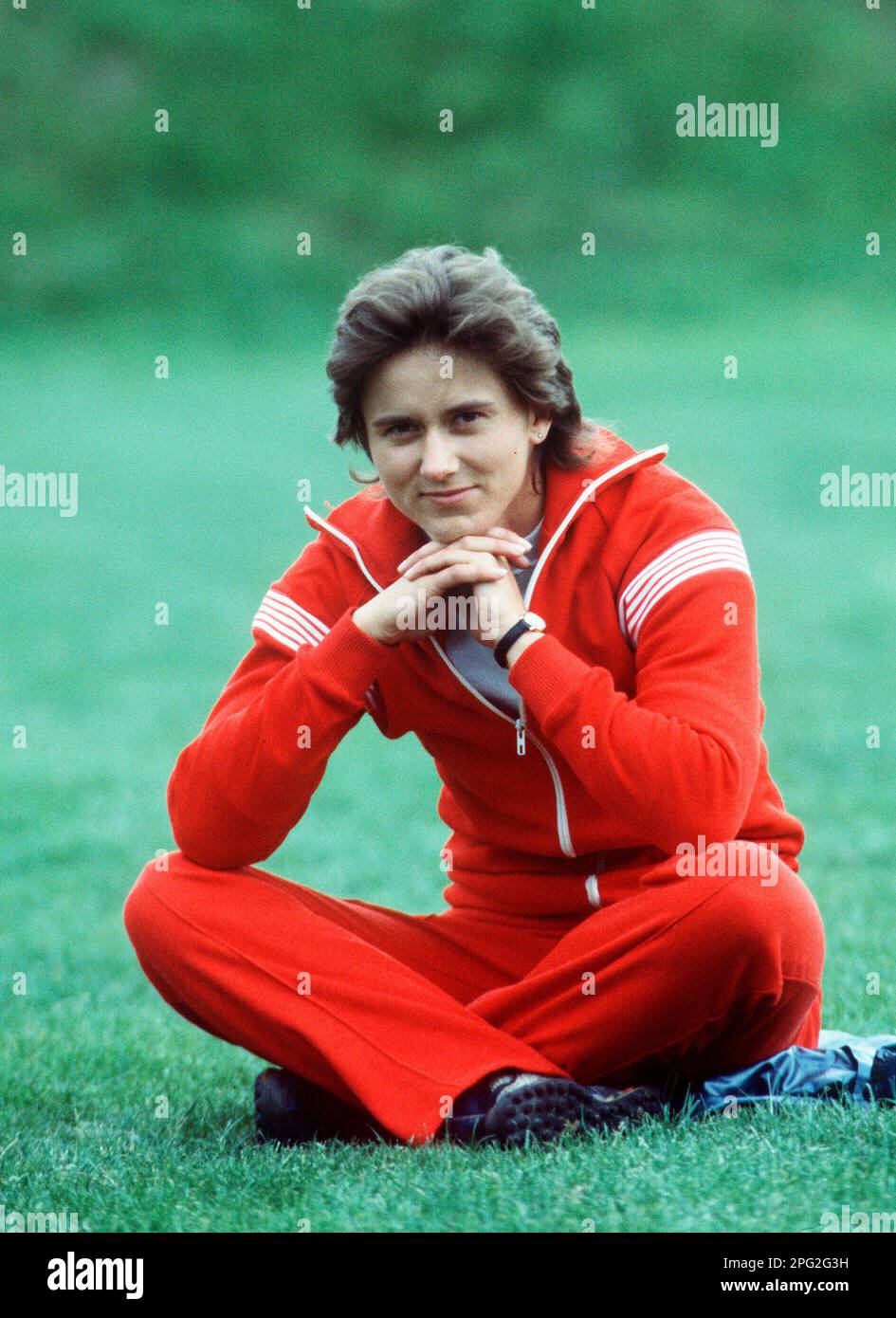 ARCHIVE PHOTO: Marlies GOEHR turns 65 on March 21, 2023, Marlies GOEHR GOHR, OELSNER, GDR, athlete, sits on the pitch in the park, private, at the World Championships in Athletics in Rome from August 29th to September 6th, 1987, ?SVEN SIMON, Princess-Luise-Str.41#45479 Muelheim/Ruhr#tel.0208/9413250#fax 0208/9413260#Kto 1428150 C ommerzbank E ssen BLZ 36040039 #www.SvenSimon.net#e-mail:SvenSimon@t-online .de. Stock Photo